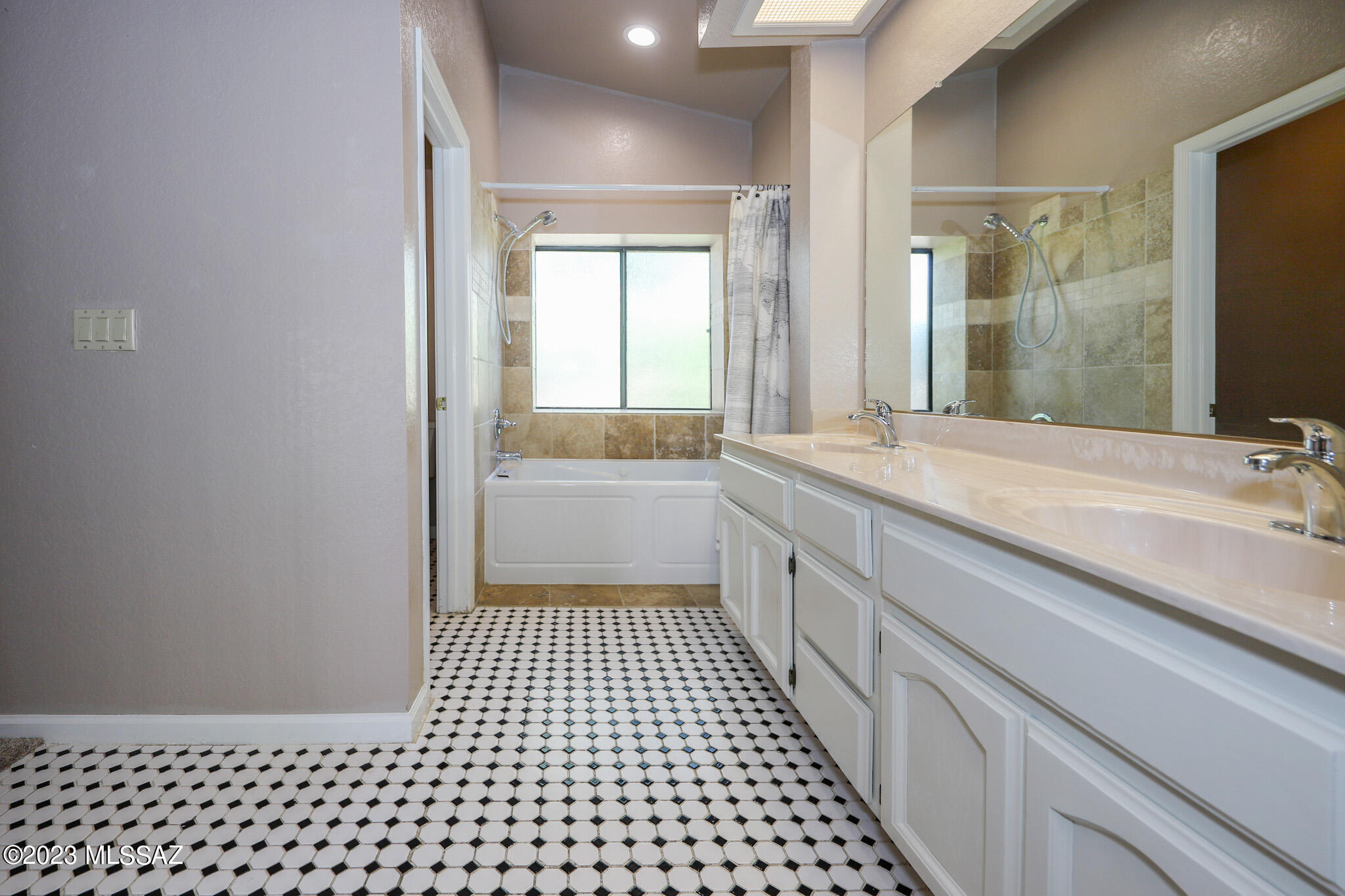 Enclave Amd (The) - Residential Lease