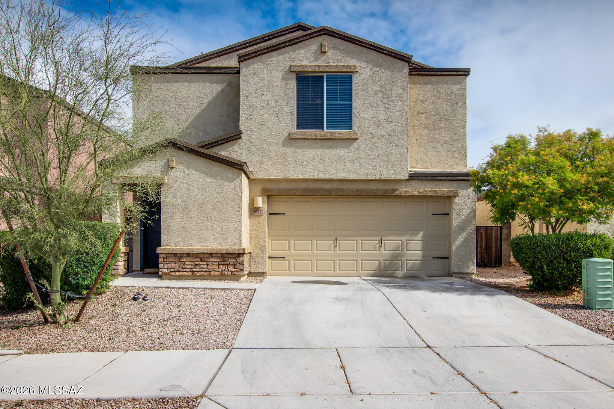 Enjoy the benefits of OWNED Solar! Beautiful 4-bedroom, 2.5-bath home located in the sought-after Cantera community. This home offers a spacious floor plan with plenty of room for living and entertaining. Enjoy added privacy with no rear neighbors and beautiful mountain views. Conveniently located near parks, shopping, dining, and major commuting routes. Home is energy efficiency and has access to high-speed fiber optic internet.
Don't miss the opportunity to make this exceptional home yours!