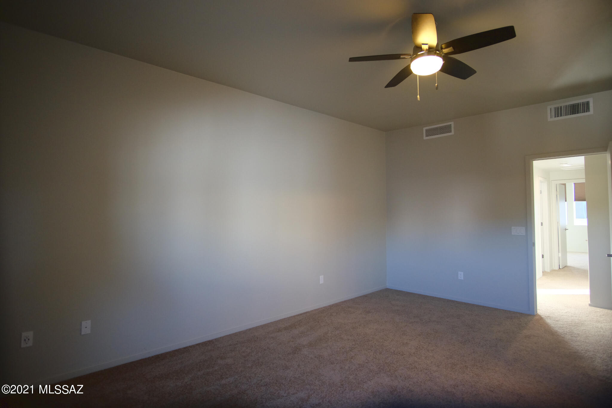 Park Modern SQ20171350679 - Residential Lease