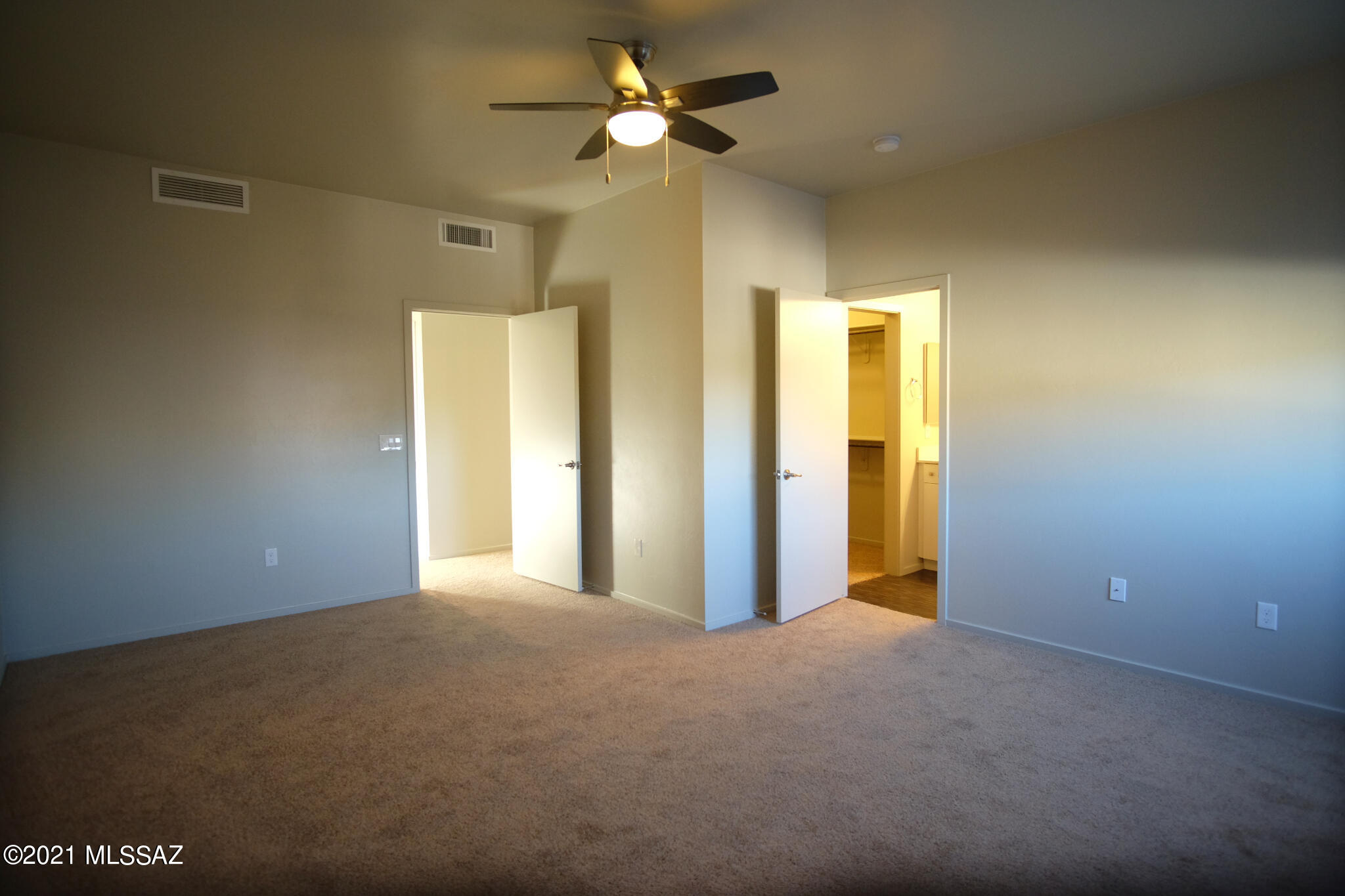 Park Modern SQ20171350679 - Residential Lease