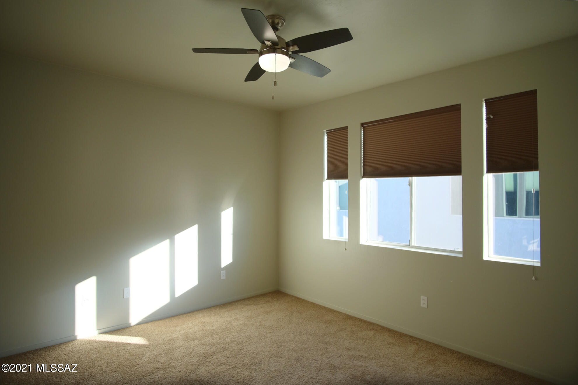 Park Modern SQ20171350679 - Residential Lease