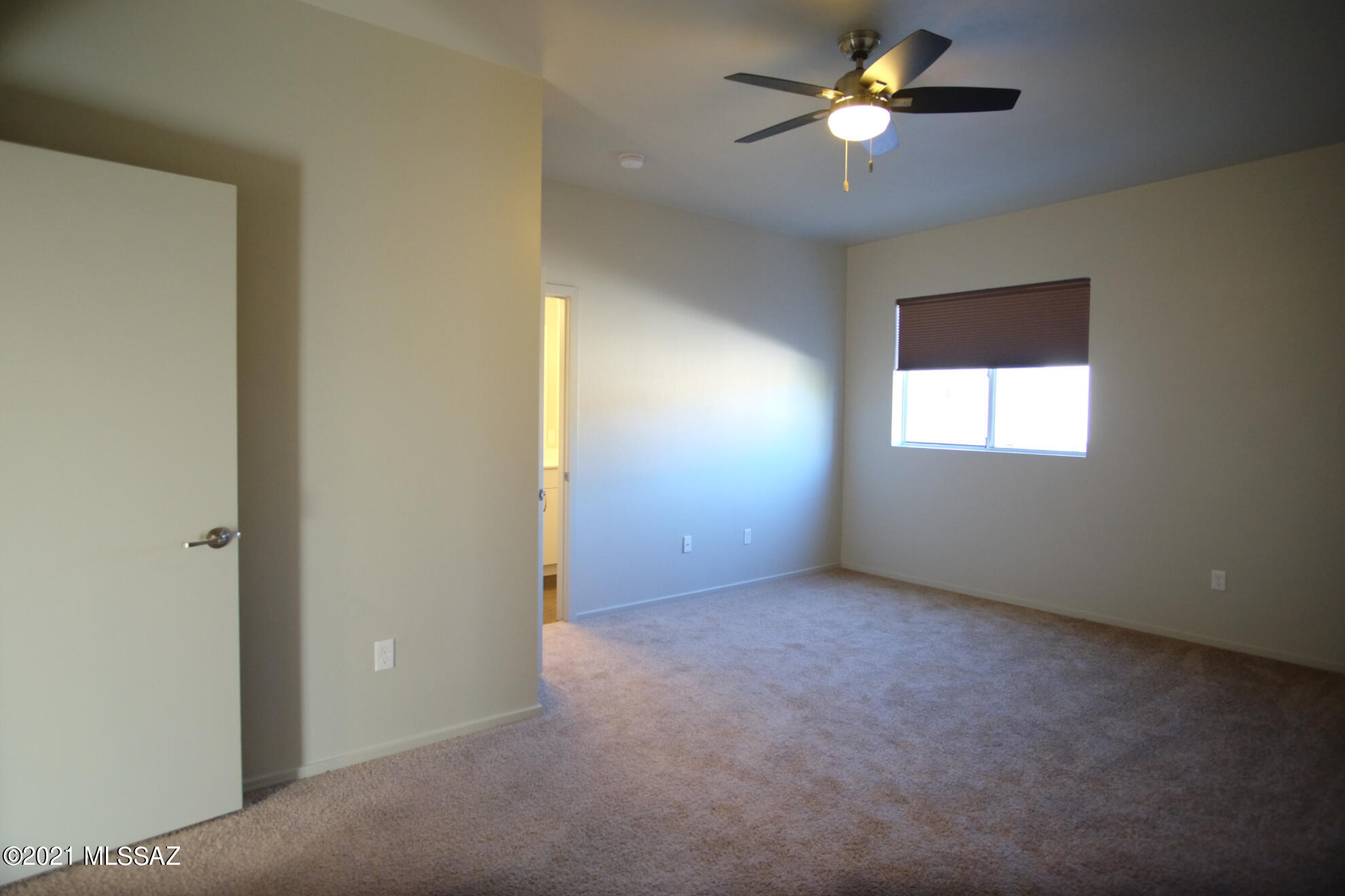 Park Modern SQ20171350679 - Residential Lease