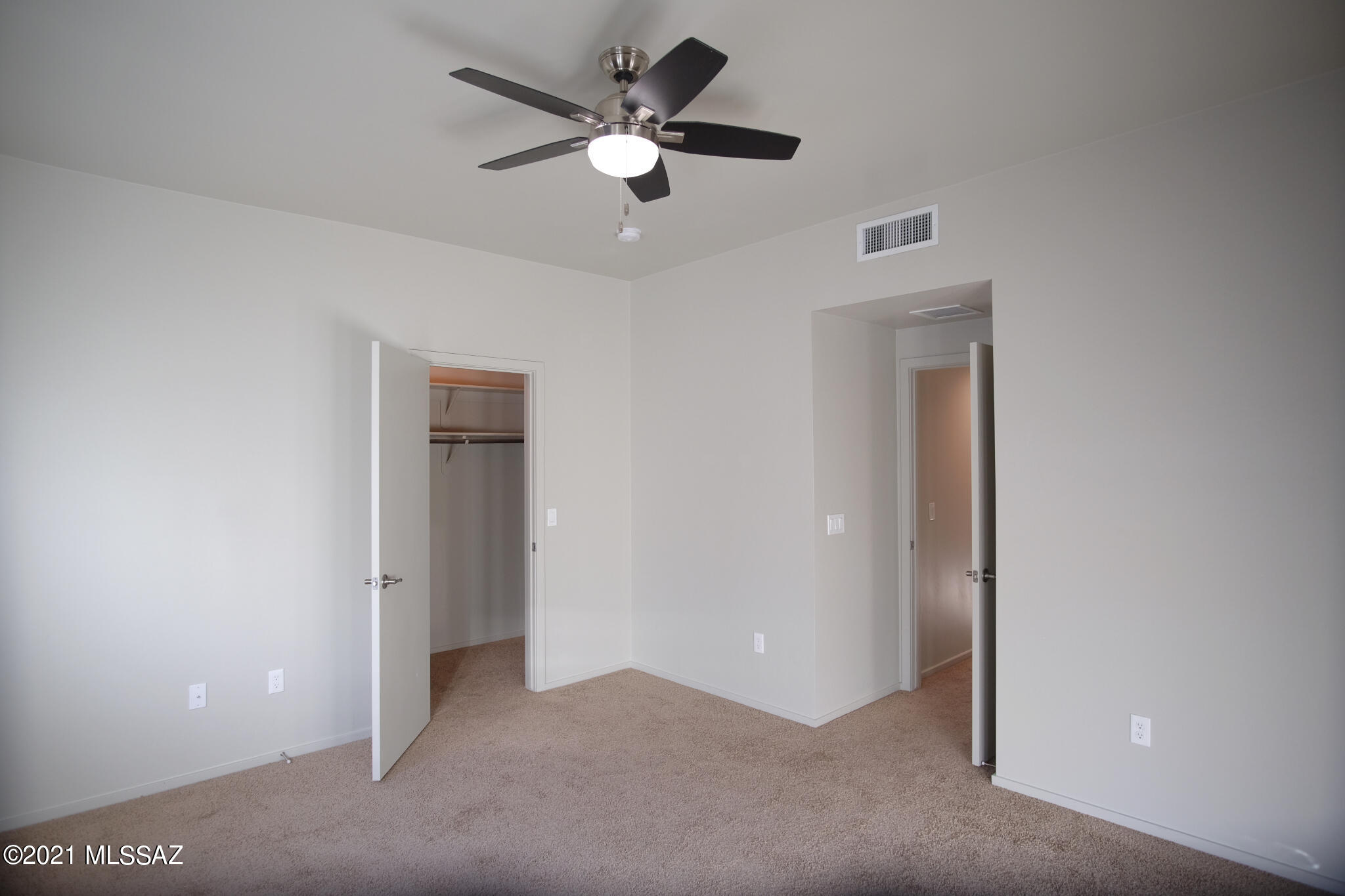 Park Modern SQ20171350679 - Residential Lease