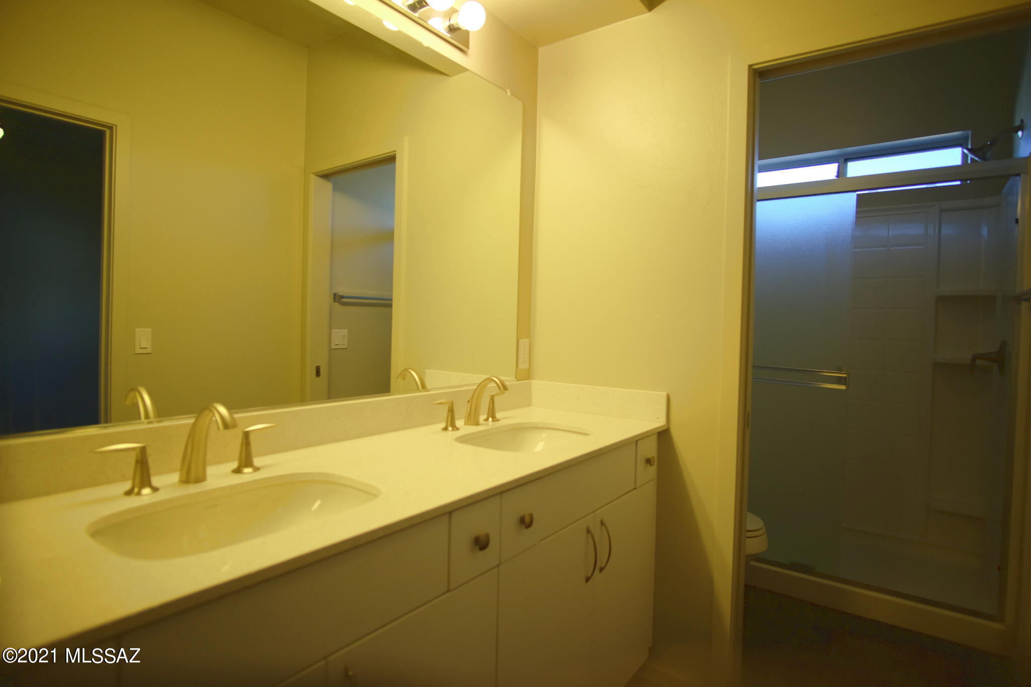 Park Modern SQ20171350679 - Residential Lease