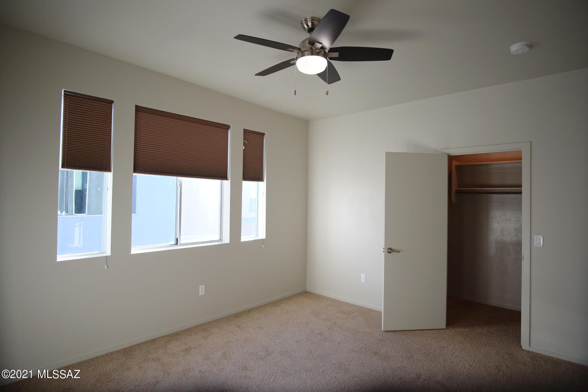 Park Modern SQ20171350679 - Residential Lease