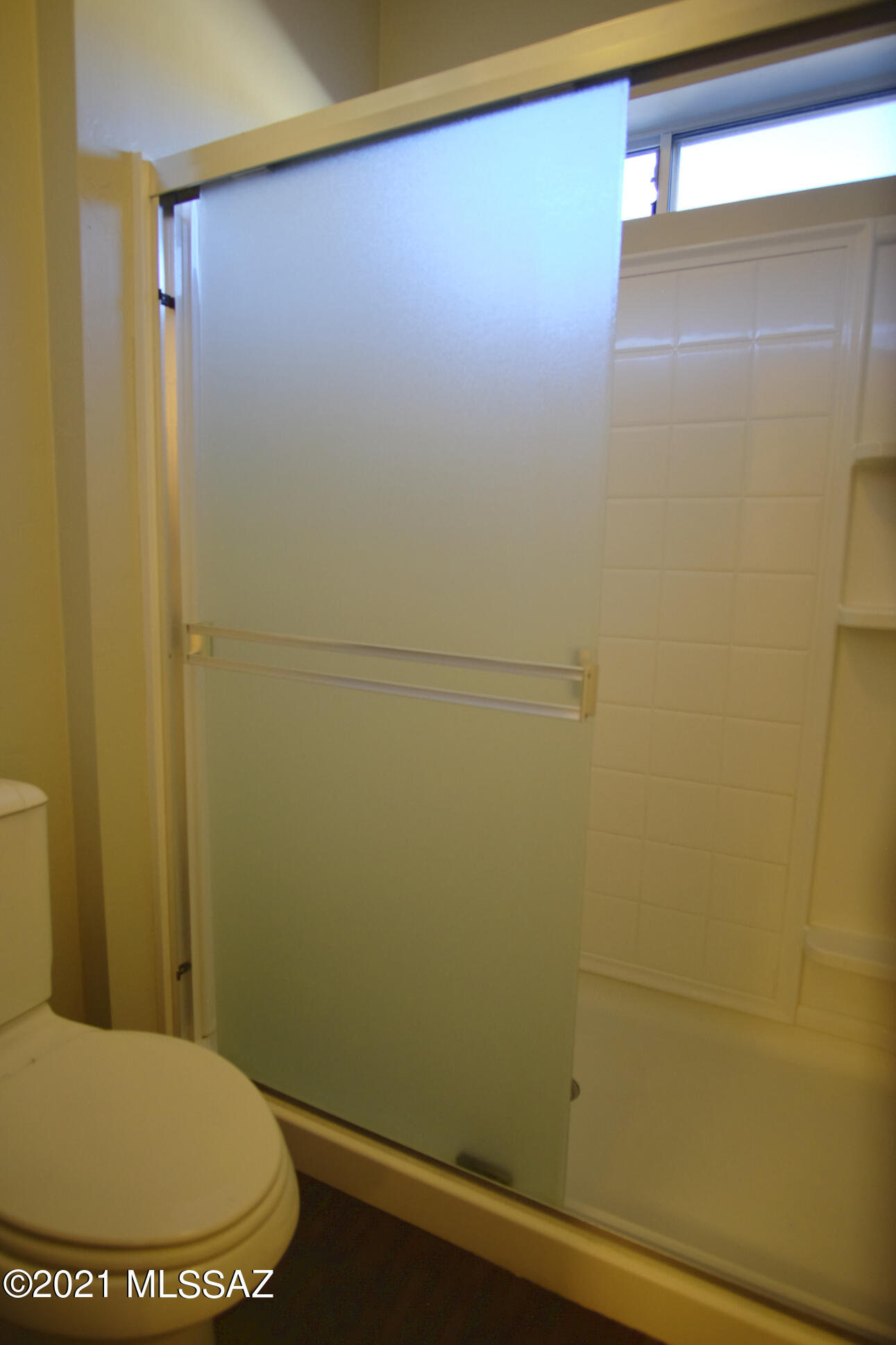Park Modern SQ20171350679 - Residential Lease