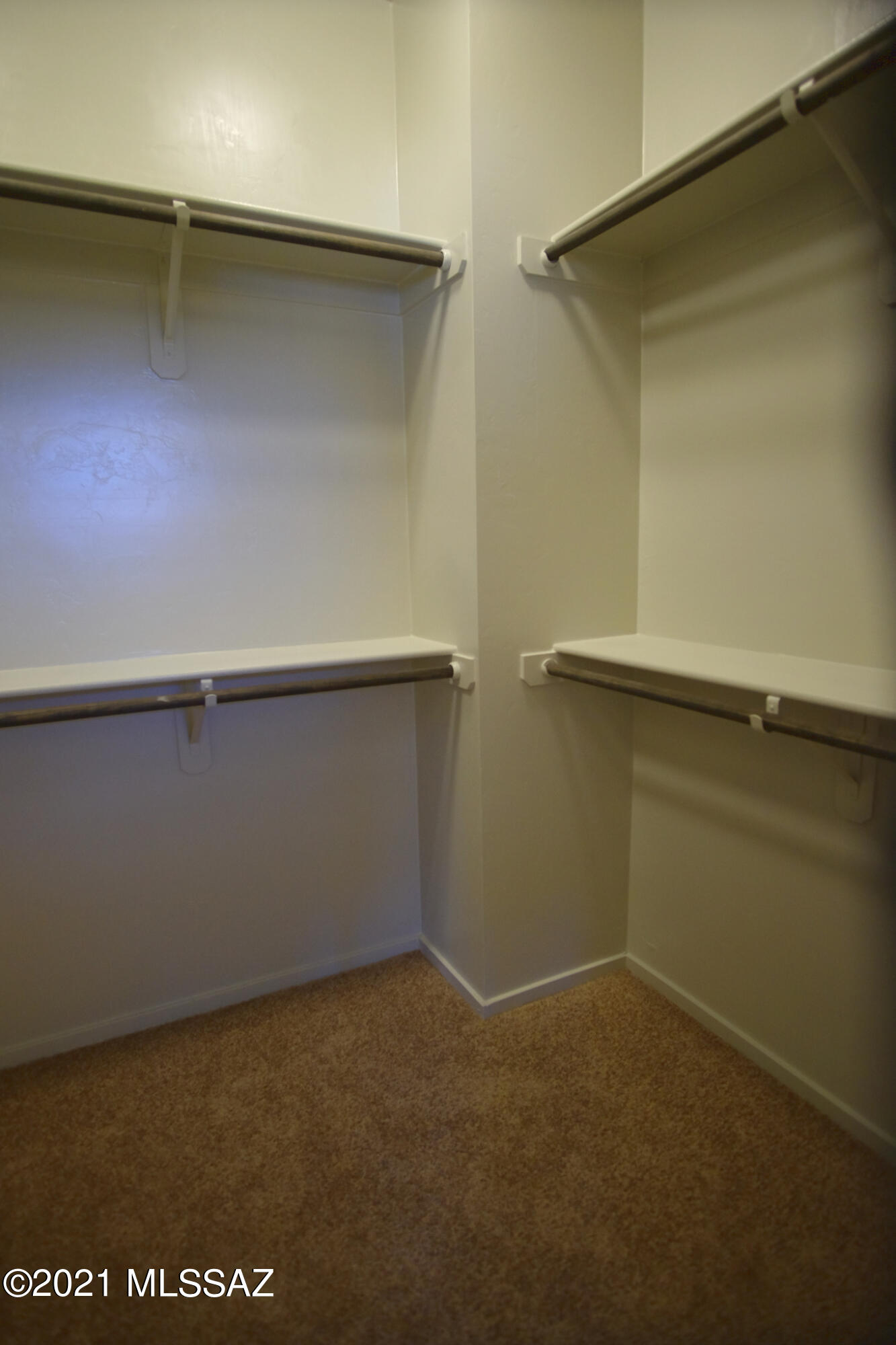 Park Modern SQ20171350679 - Residential Lease