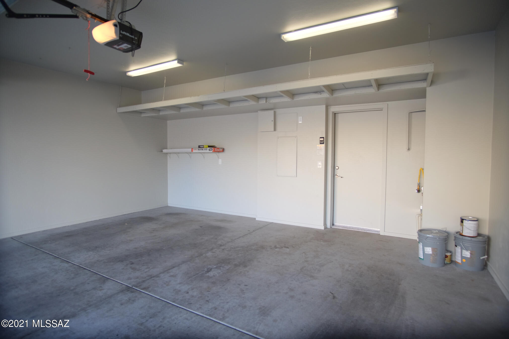 Park Modern SQ20171350679 - Residential Lease