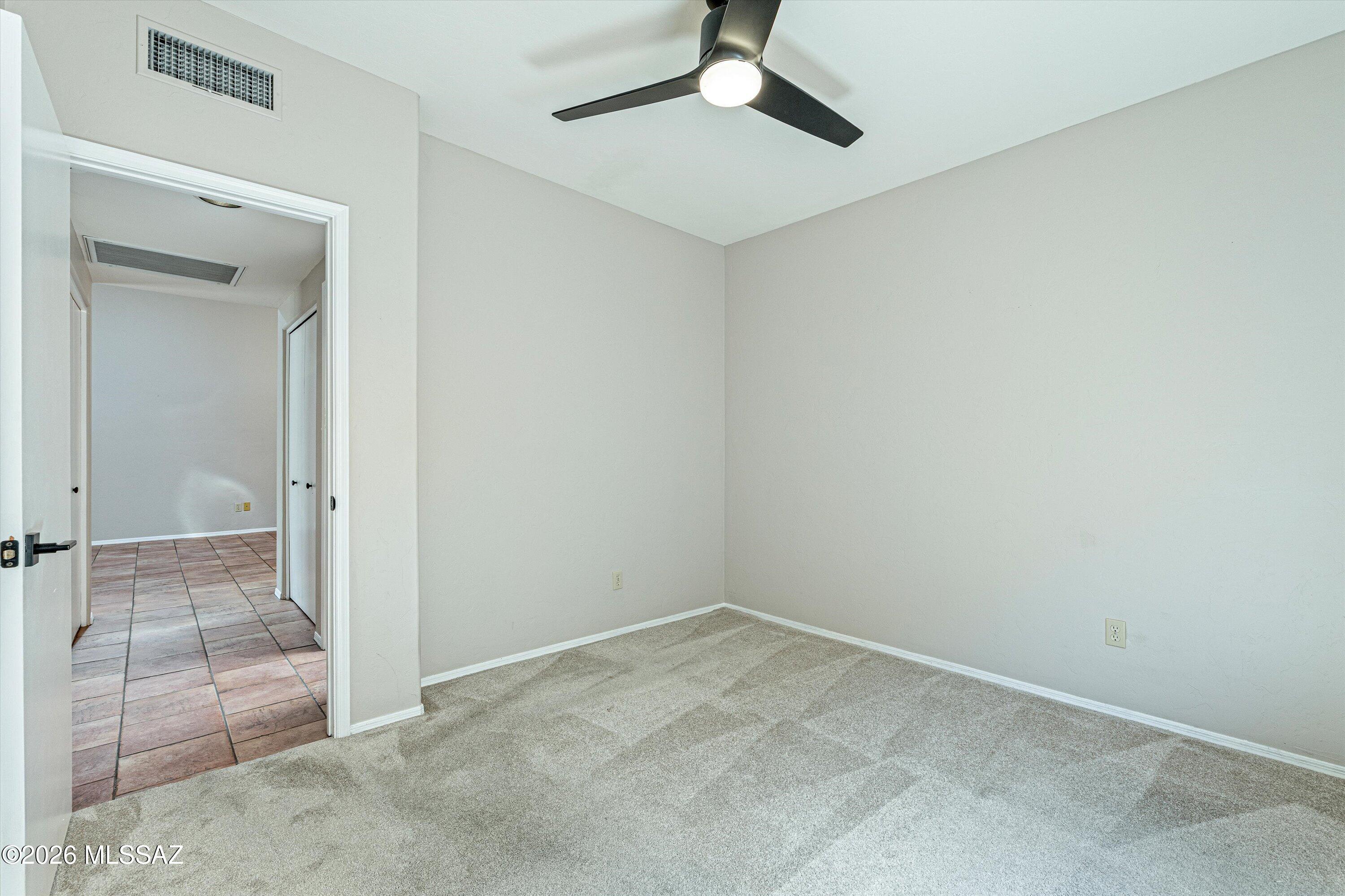 Town & Country (1-143) - Residential Lease