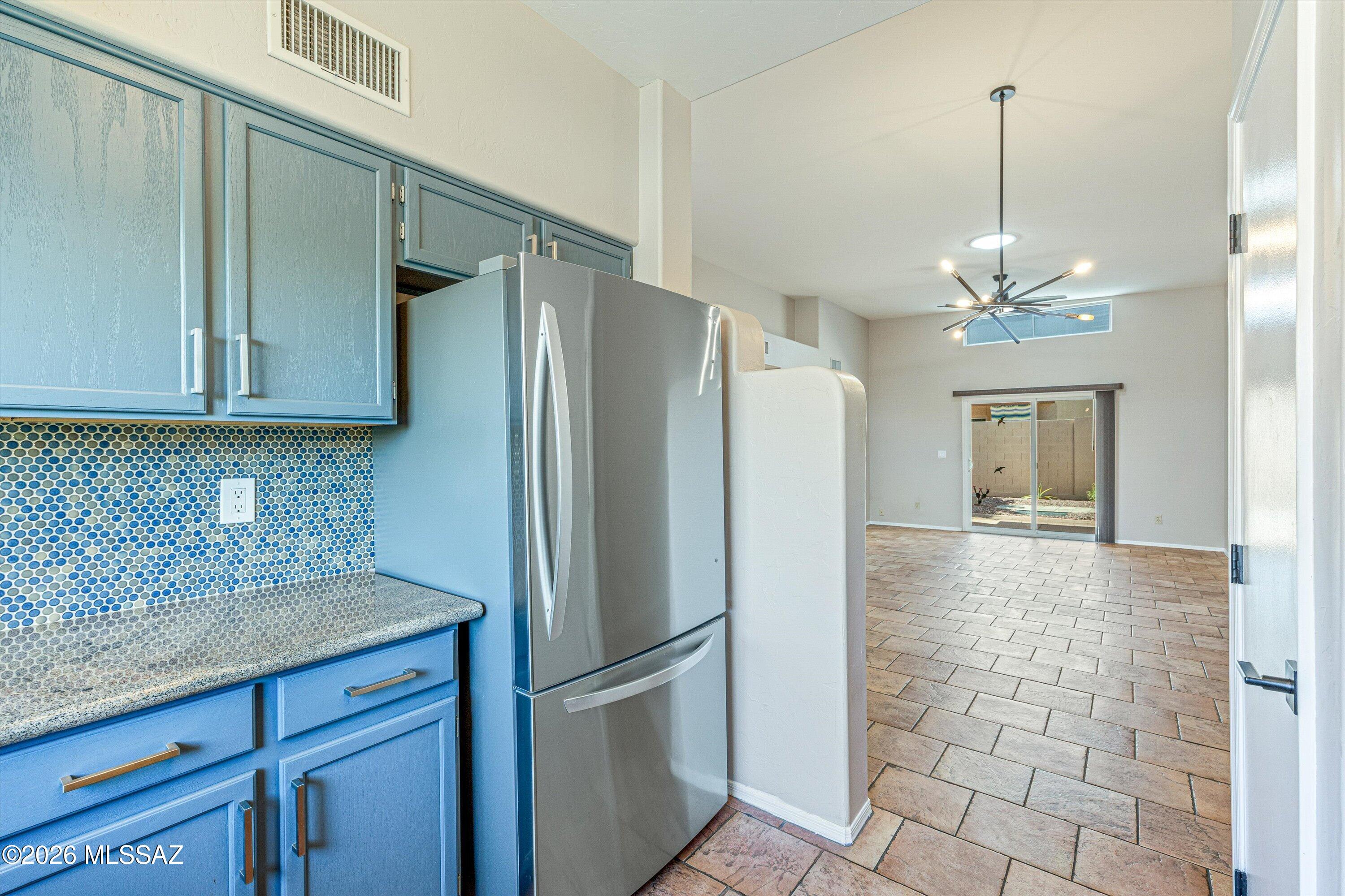 Town & Country (1-143) - Residential Lease