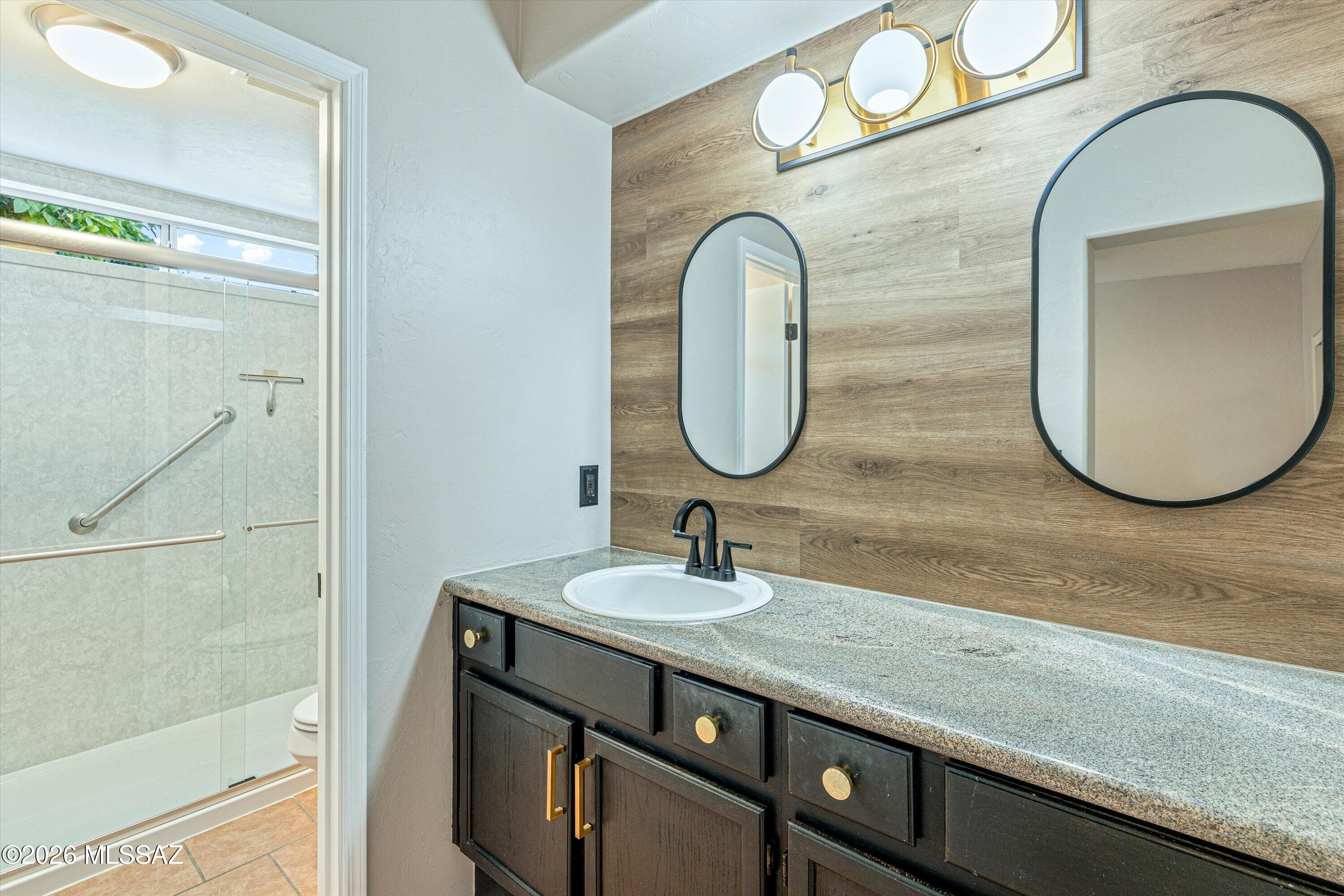 Town & Country (1-143) - Residential Lease