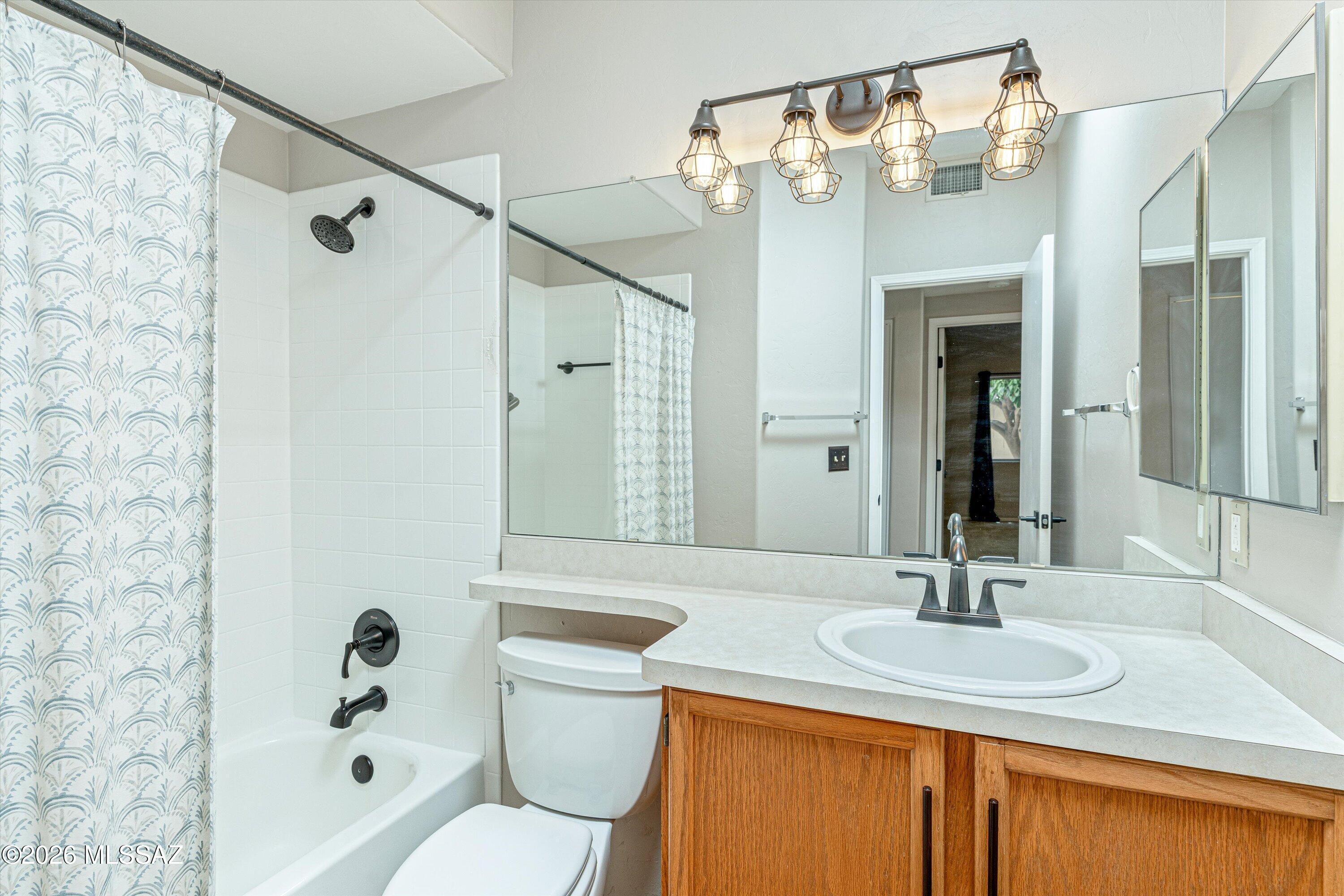 Town & Country (1-143) - Residential Lease