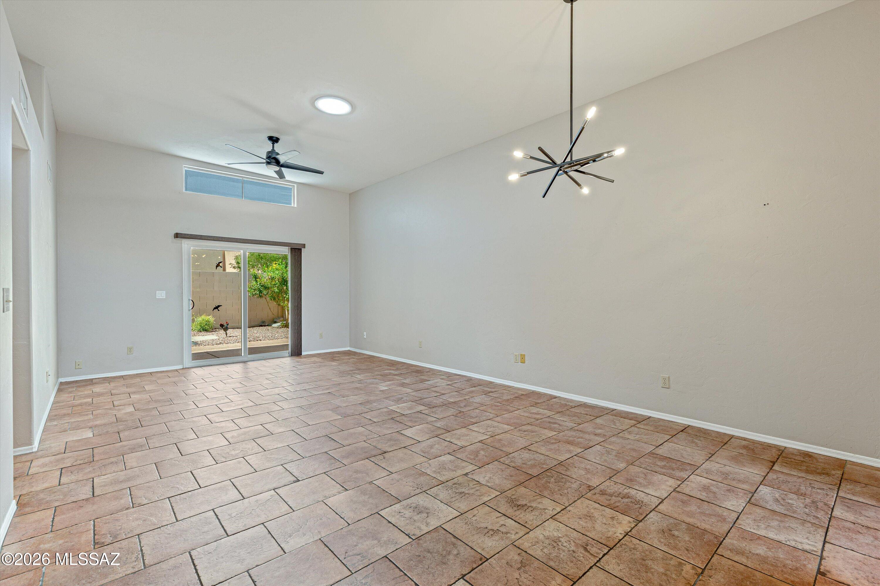 Town & Country (1-143) - Residential Lease