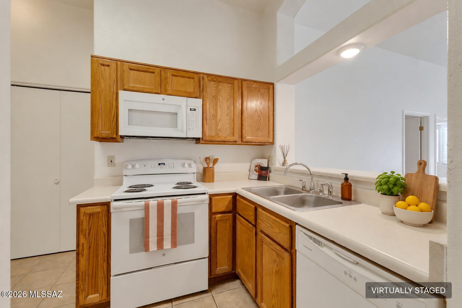 Hacienda Del Oro (1-78) - Residential