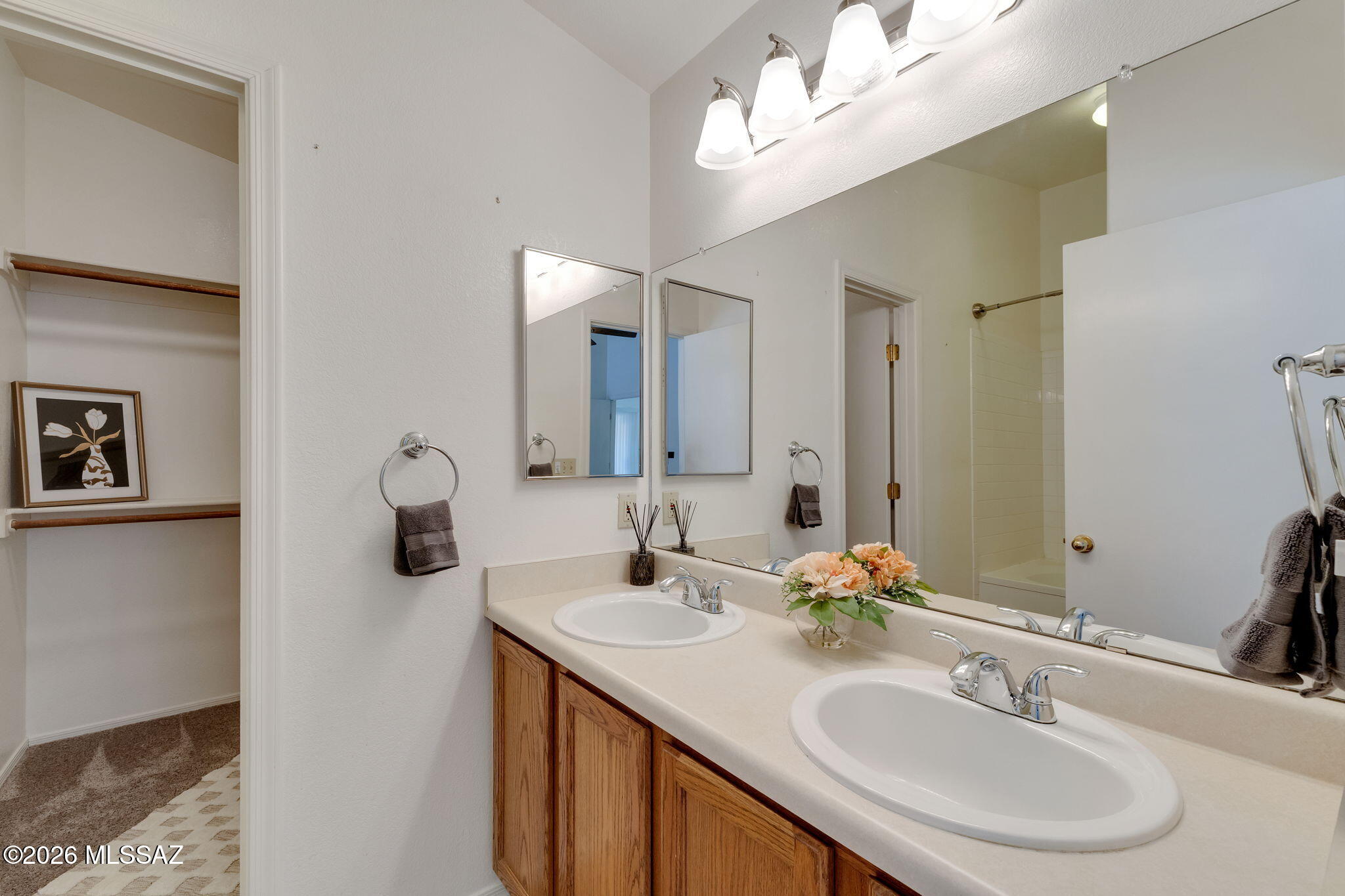 Hacienda Del Oro (1-78) - Residential