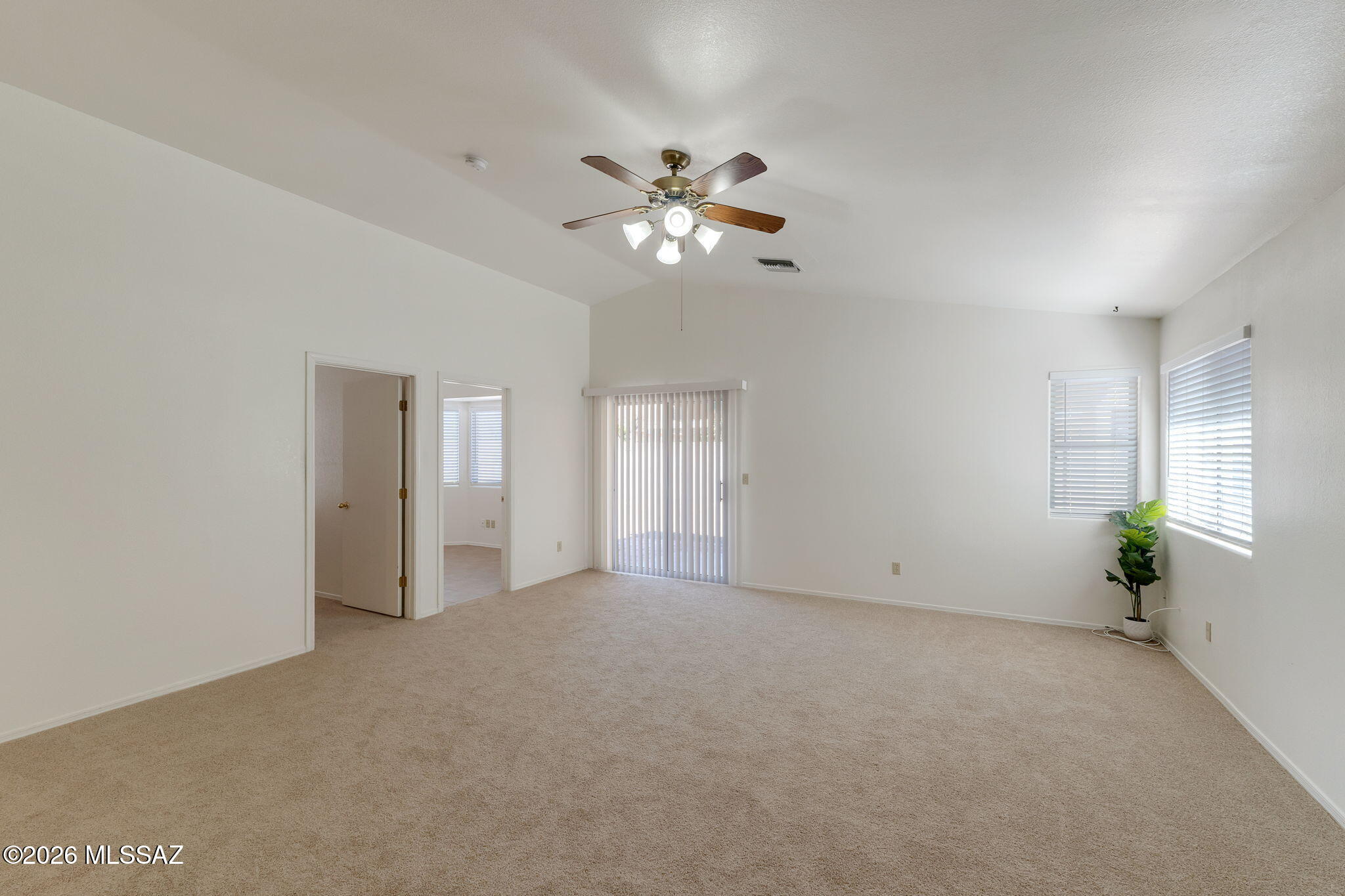 Hacienda Del Oro (1-78) - Residential