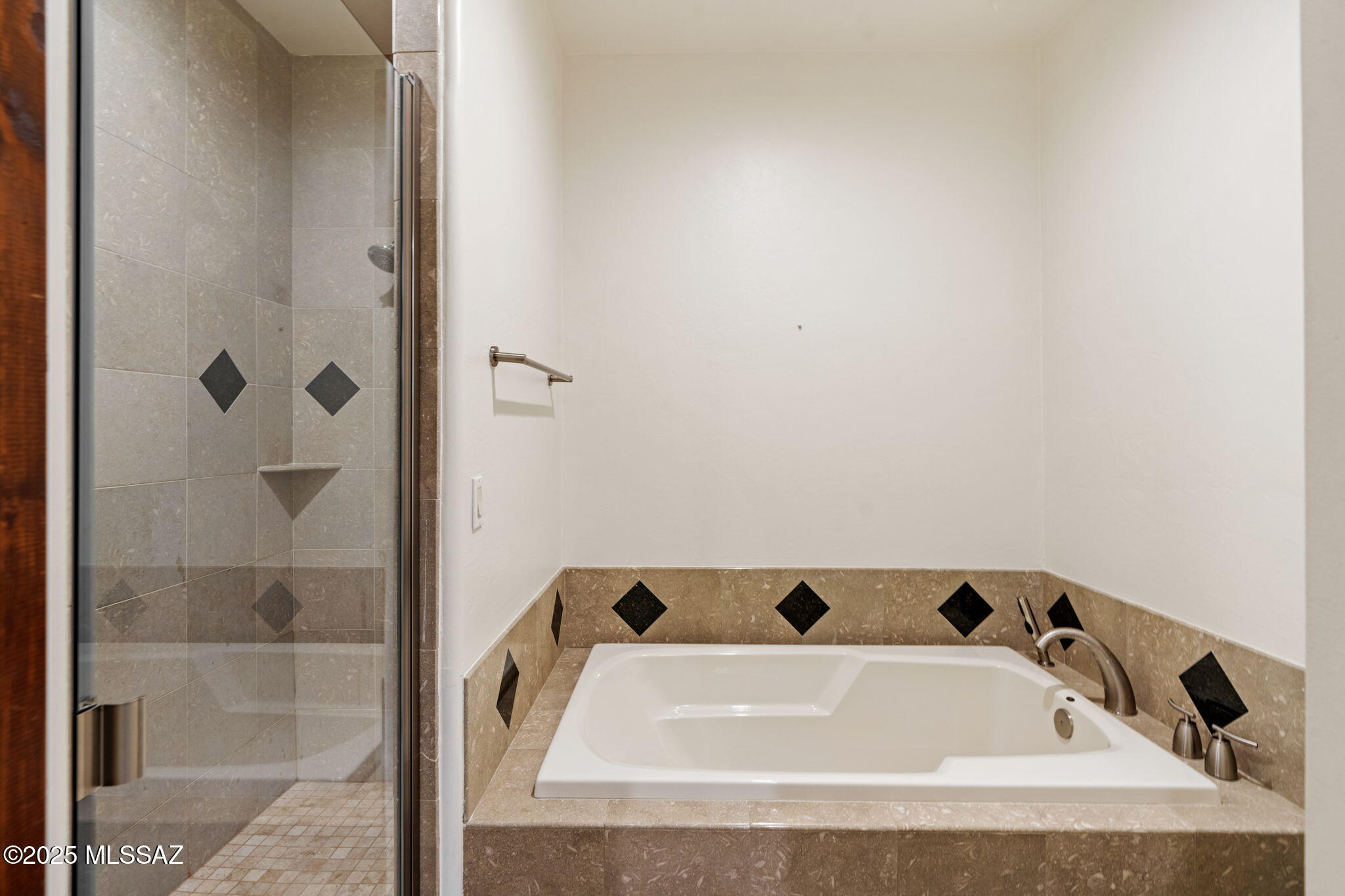 Coyote Creek (1-395) - Residential