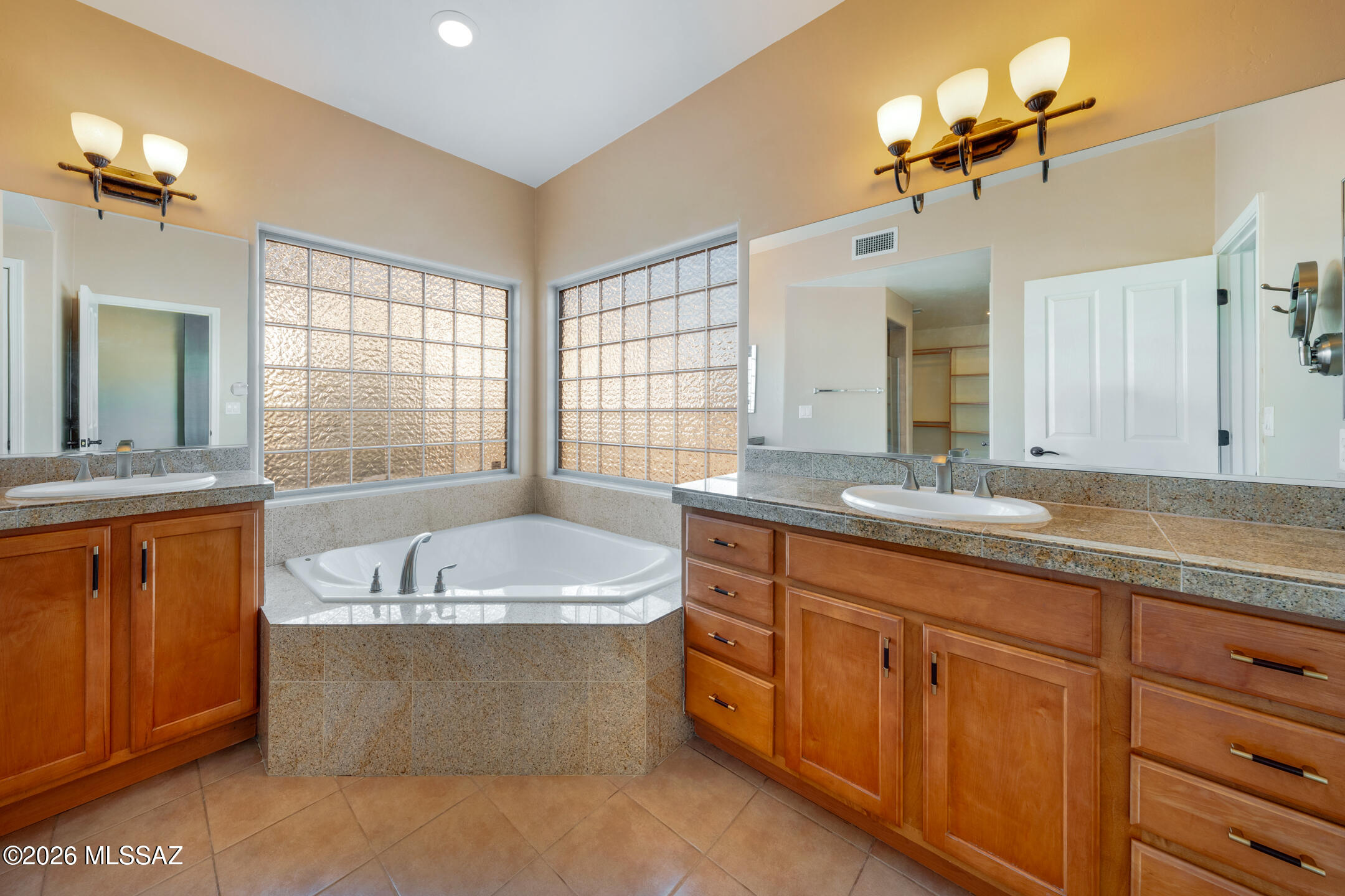 New Tucson Unit NO. 28 - Residential