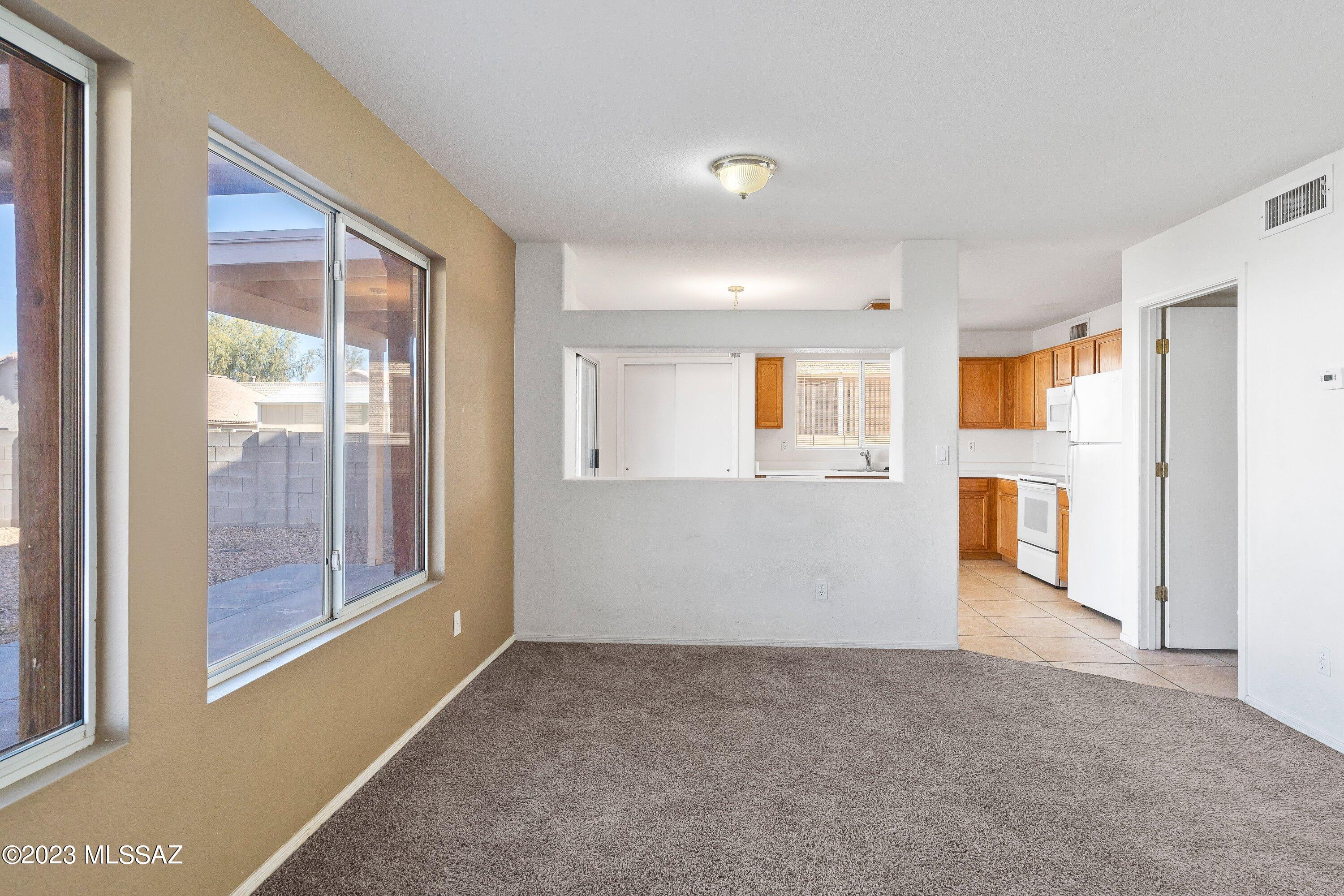 Hacienda Del Oro (1-879) - Residential Lease