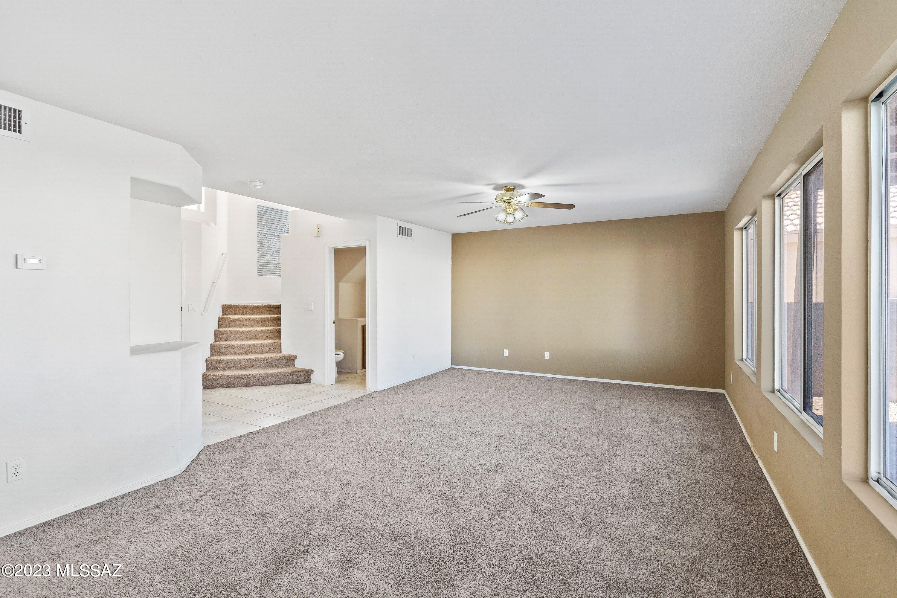 Hacienda Del Oro (1-879) - Residential Lease