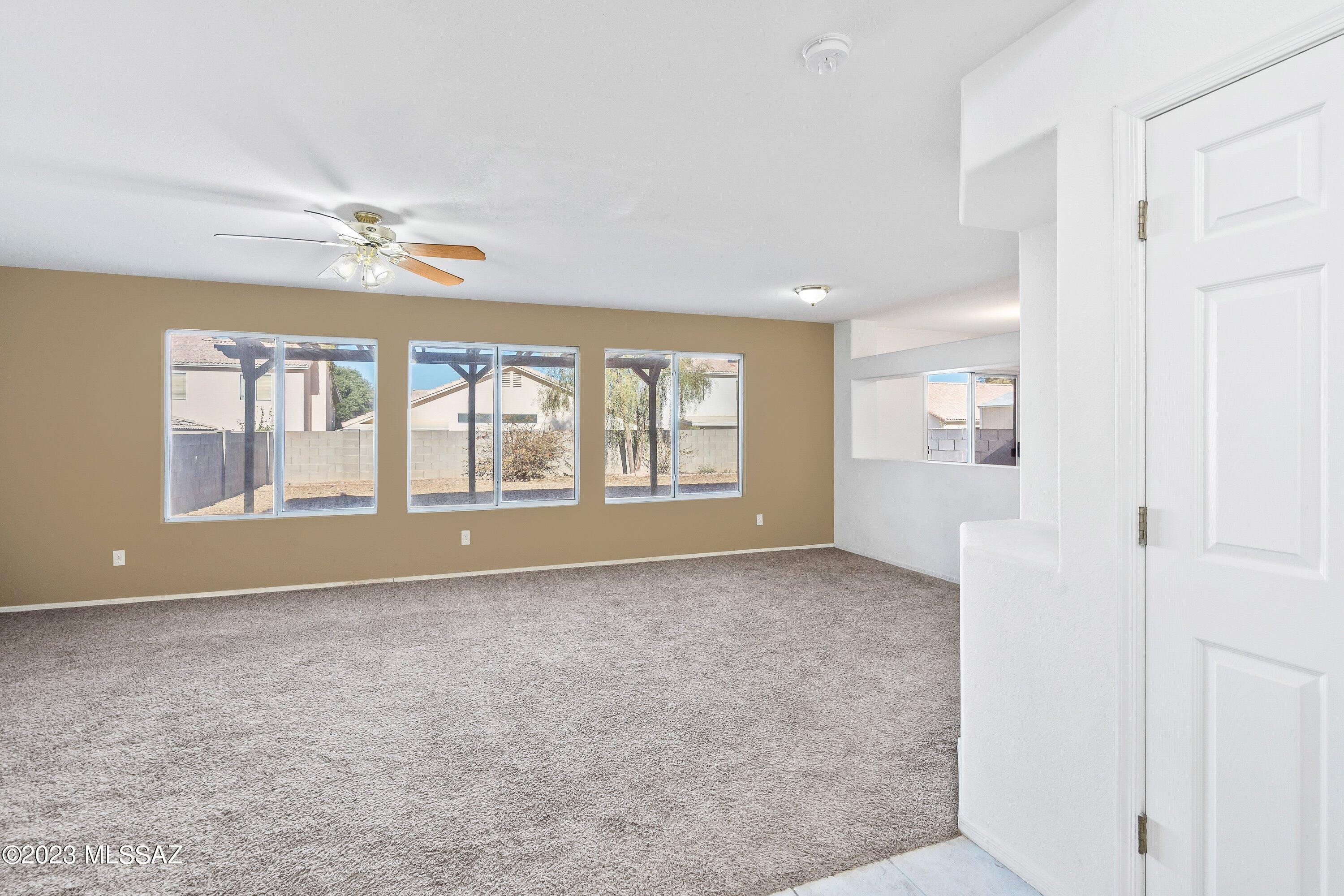 Hacienda Del Oro (1-879) - Residential Lease