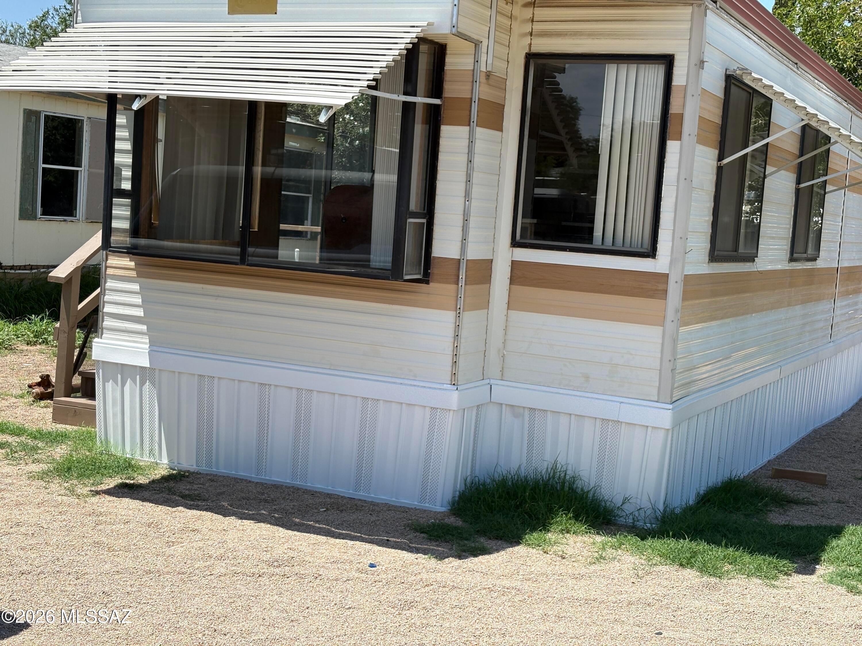 Casi Park Model in Desert Sun Mobile Home Park - family Park in Flowing Wells area - perfect small home in a  quiet community - Park rent $520/mo plus utilities
