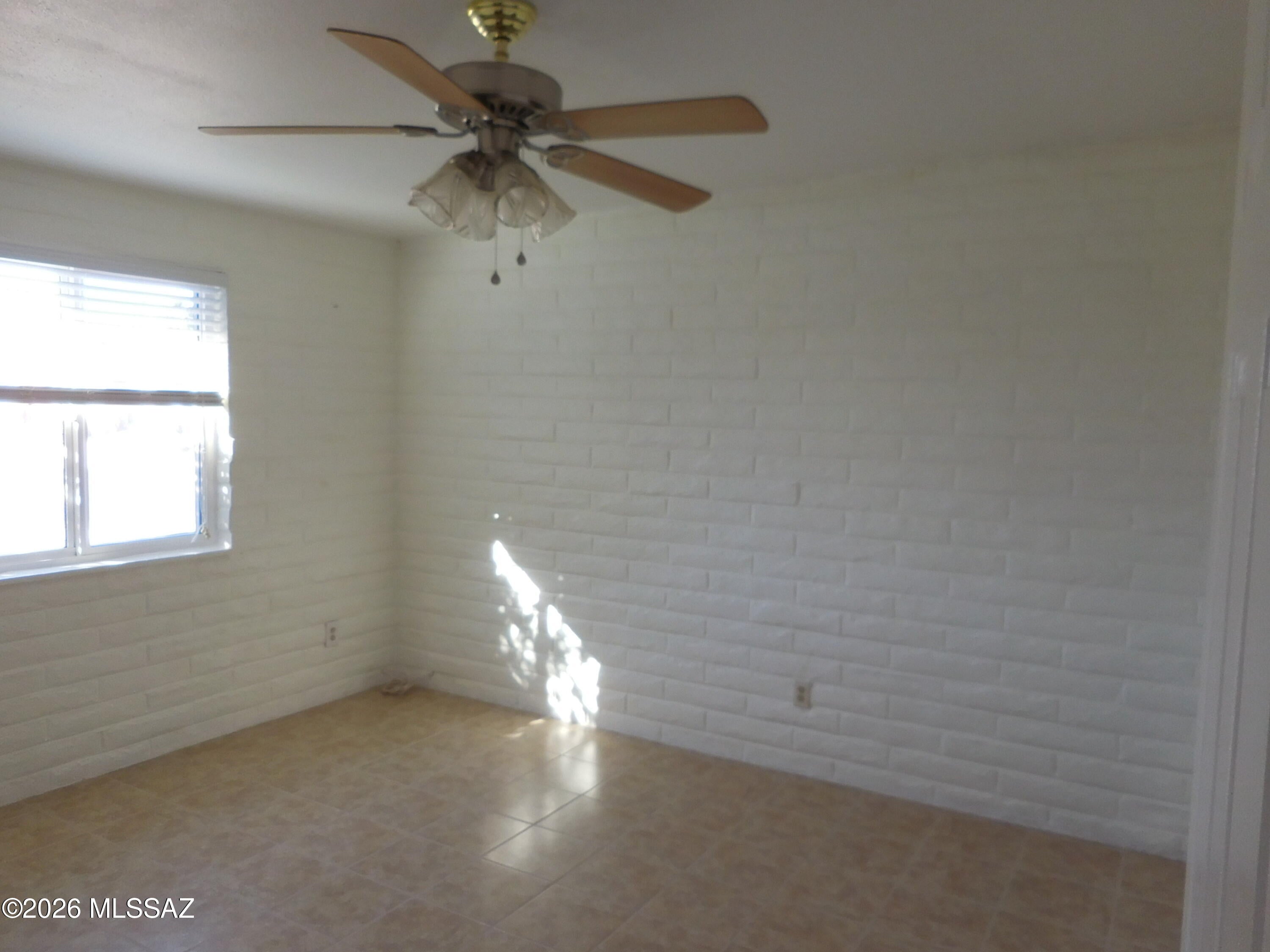 Valley View East NO. 3 (1-153) - Residential Lease