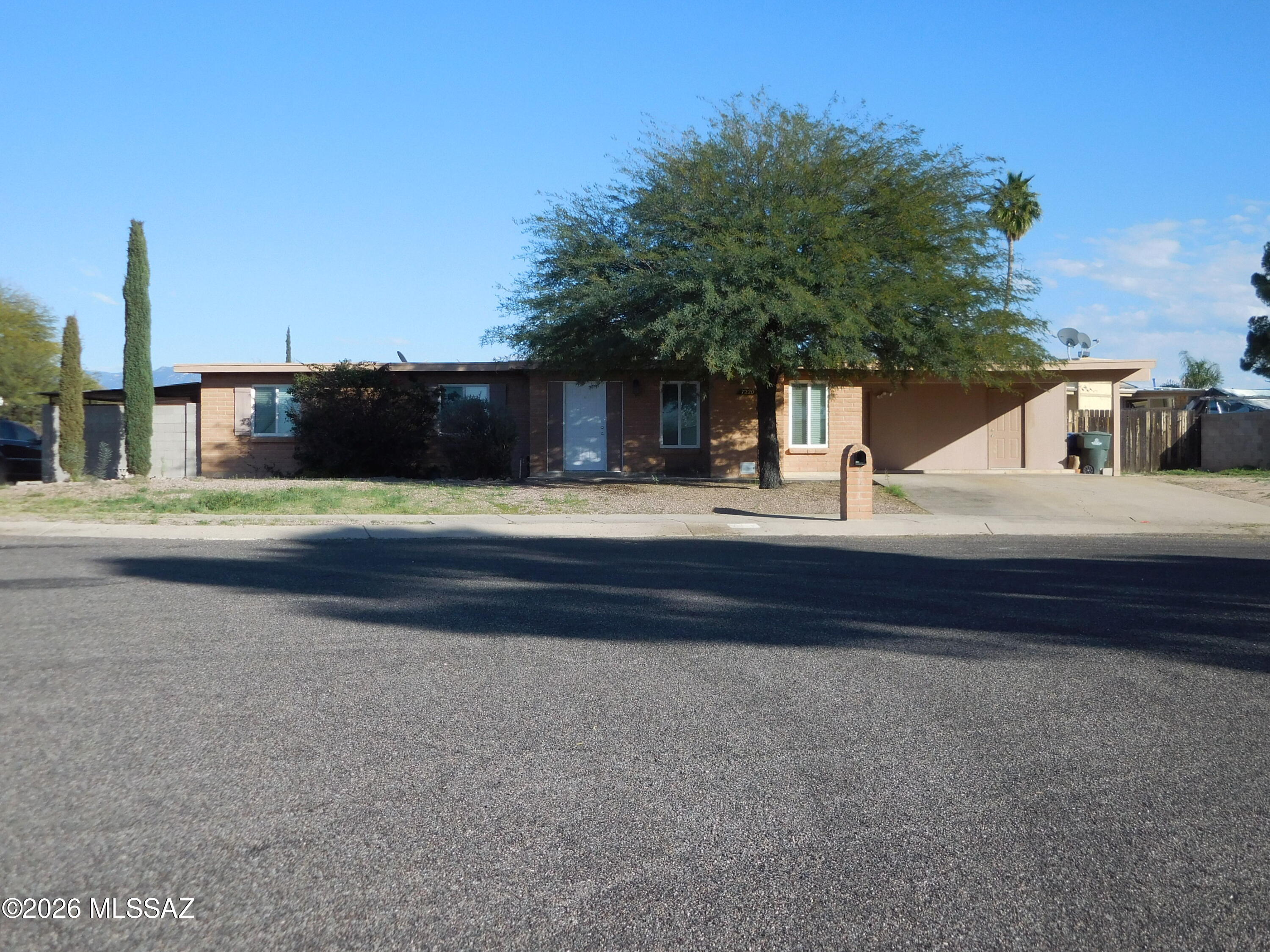 Valley View East NO. 3 (1-153) - Residential Lease