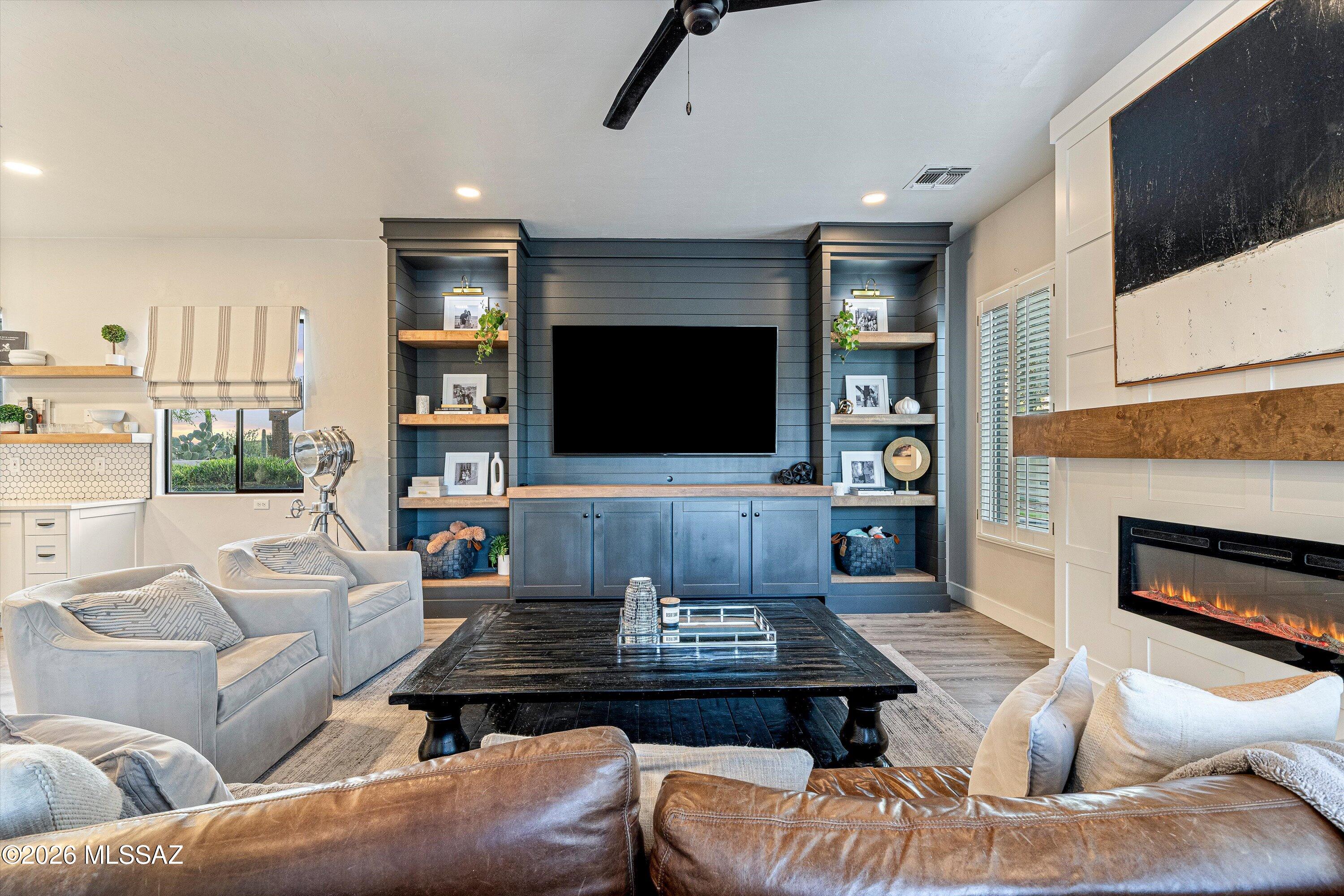 Mira Vista (1-60) - Residential
