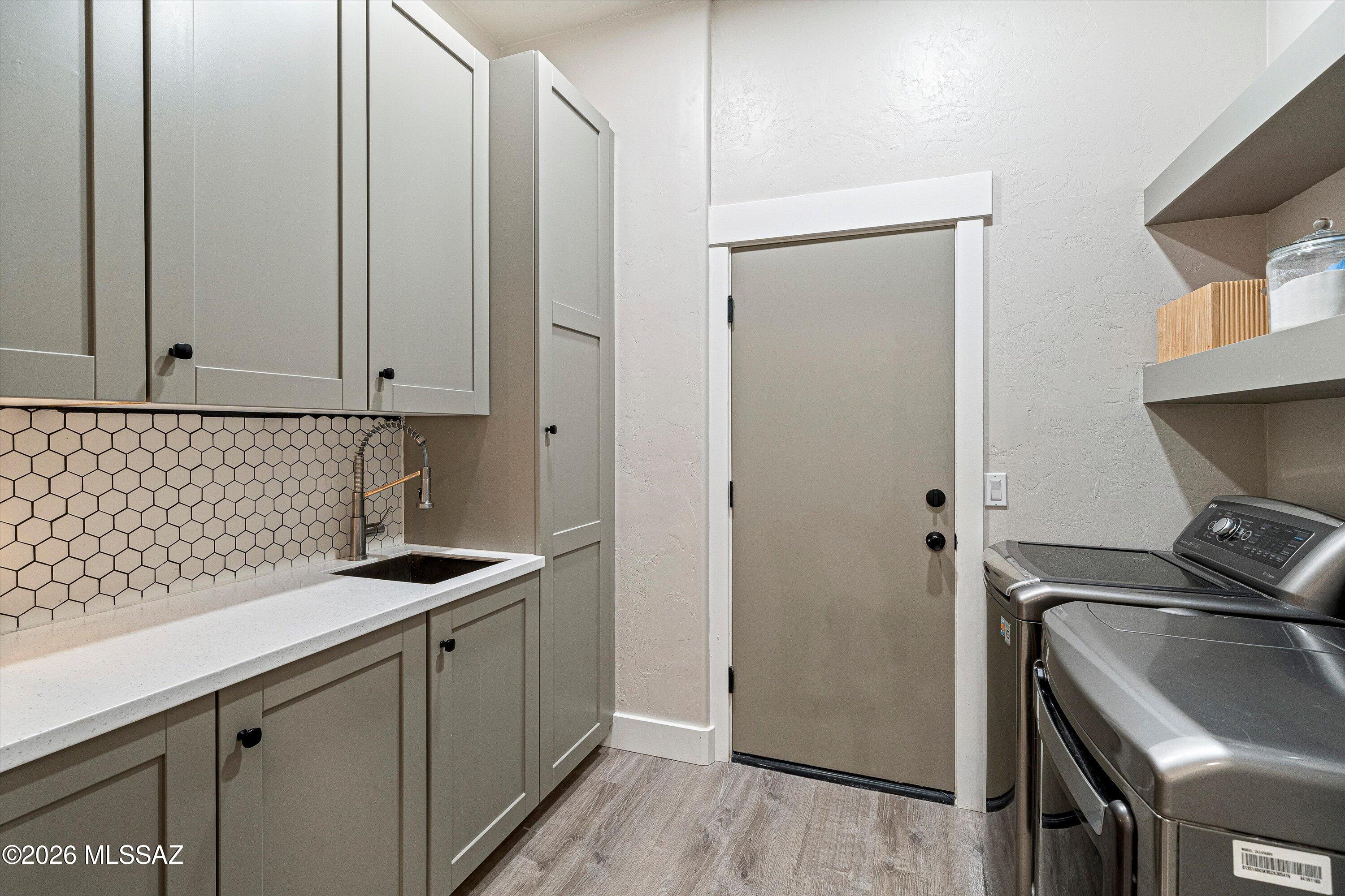 Mira Vista (1-60) - Residential