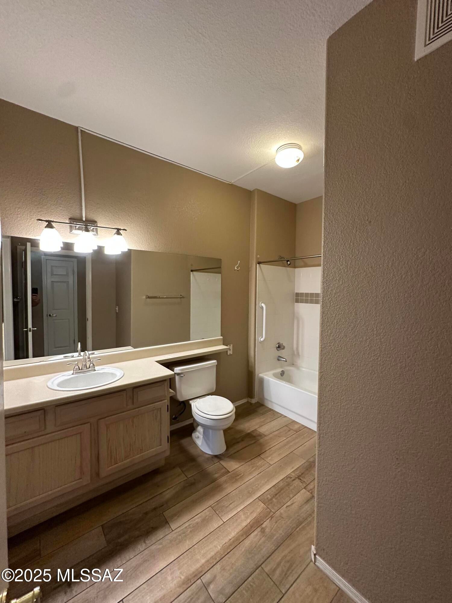 Pinnacle Canyon Condominium - Residential