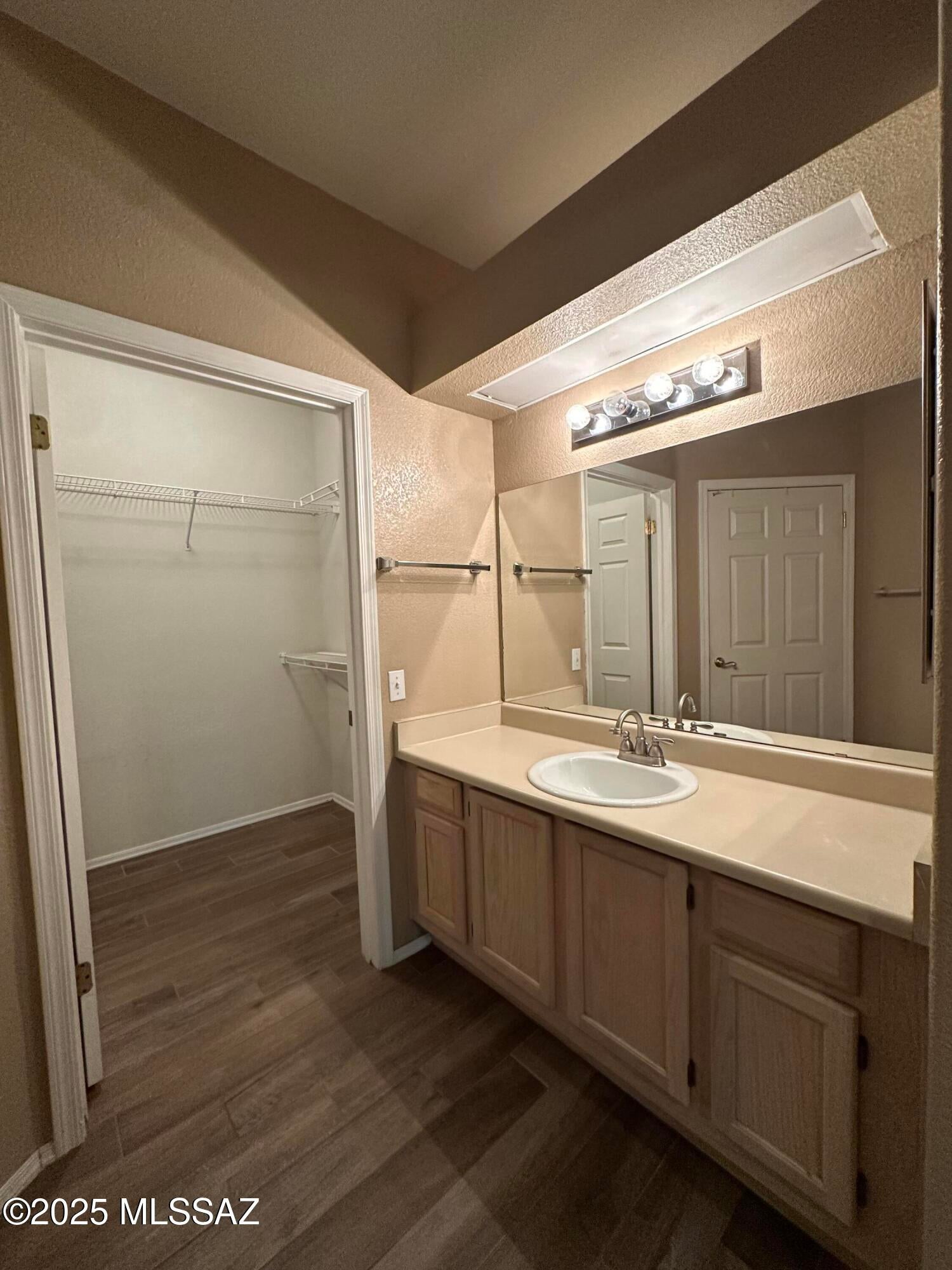 Pinnacle Canyon Condominium - Residential