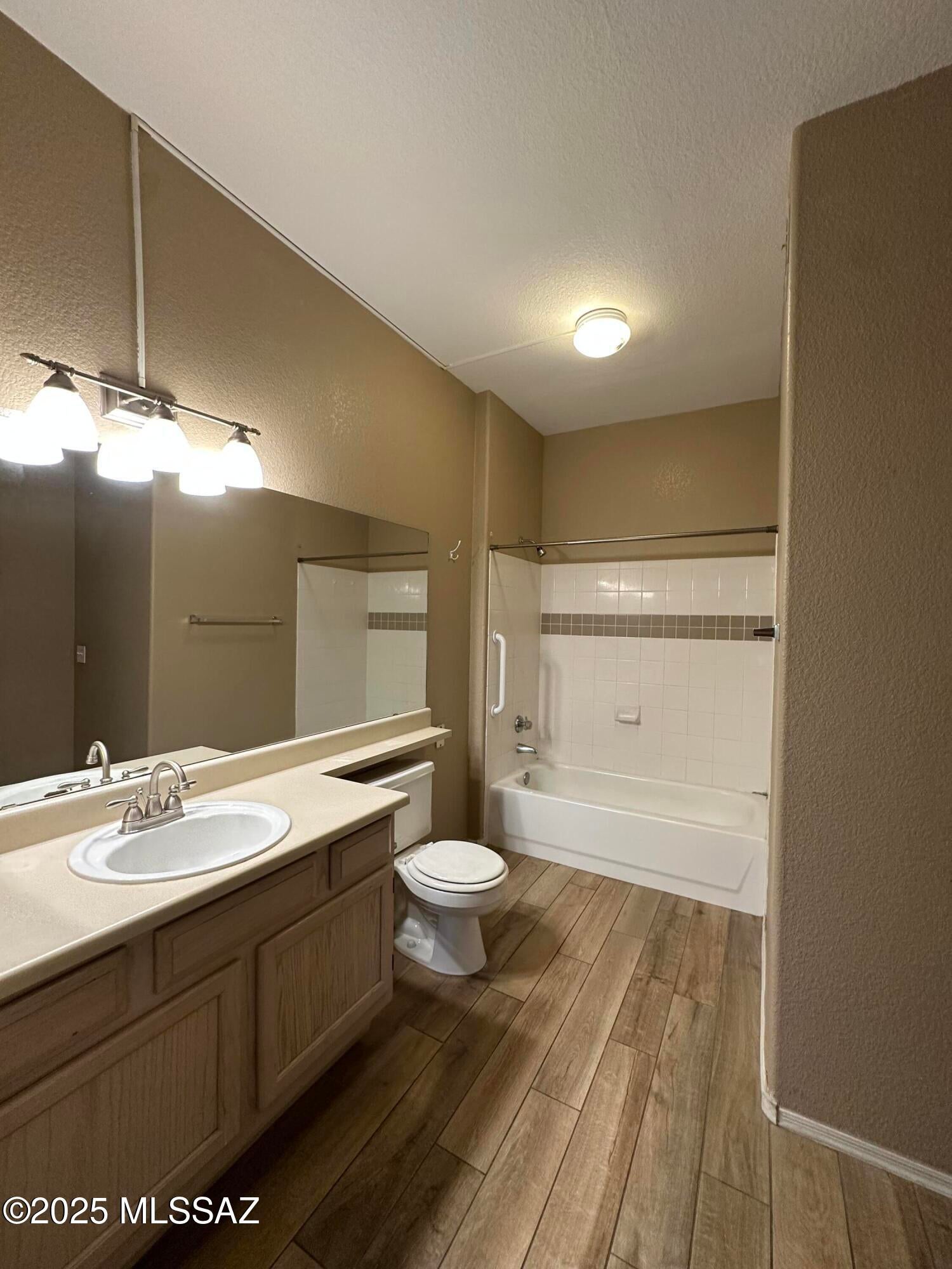 Pinnacle Canyon Condominium - Residential