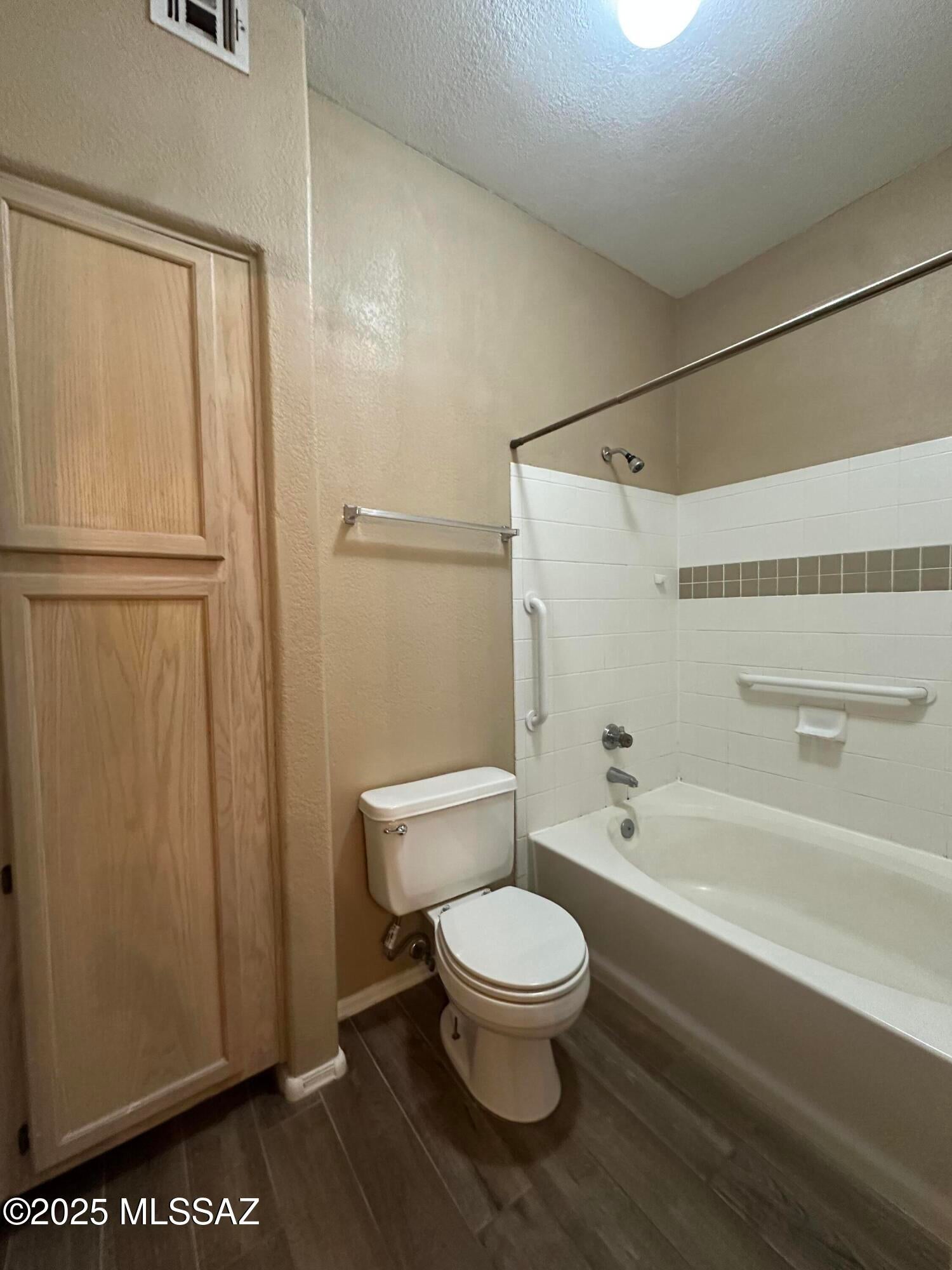 Pinnacle Canyon Condominium - Residential