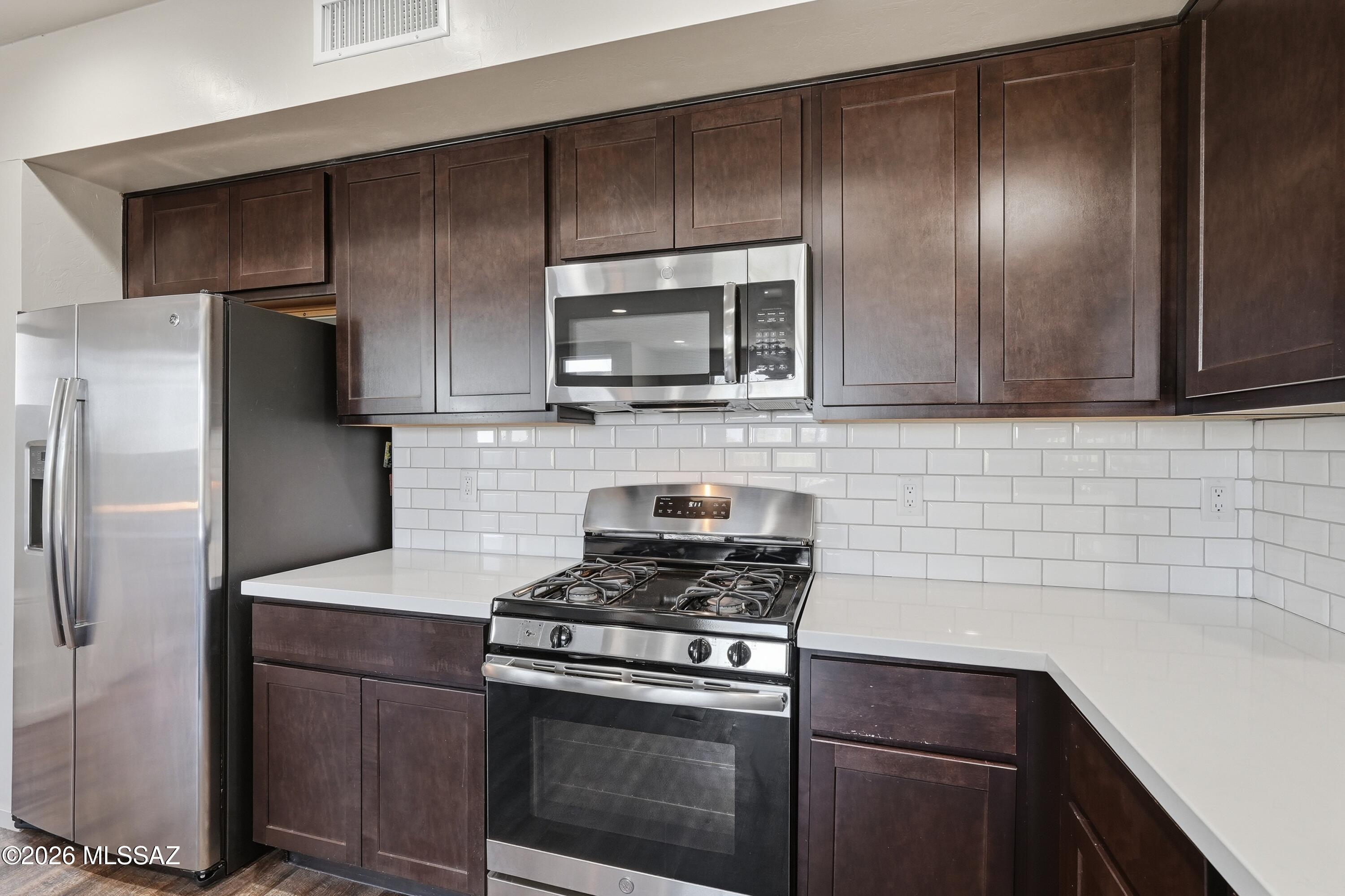 Camino Modern SQ20180120608 - Residential