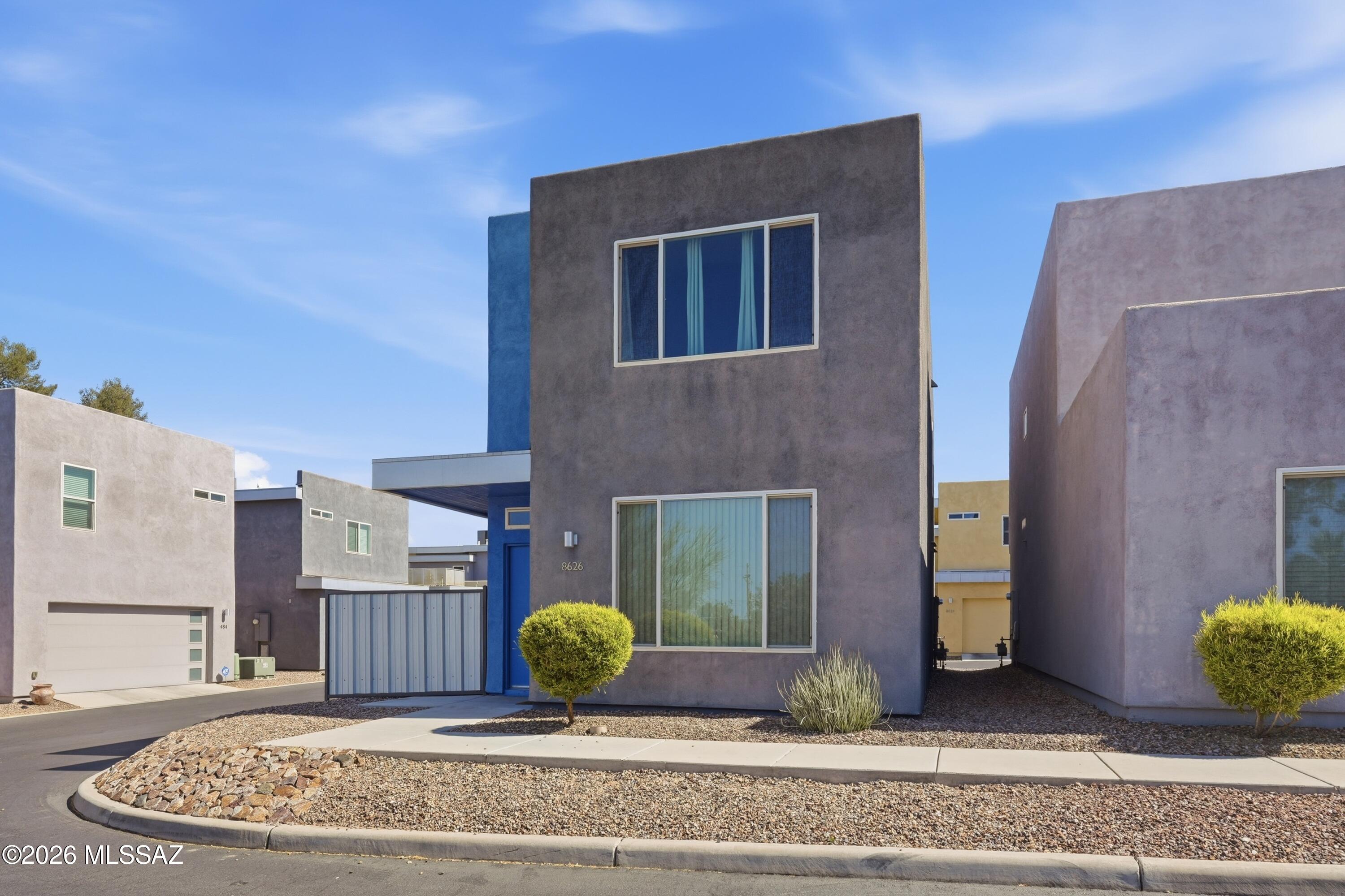 Camino Modern SQ20180120608 - Residential
