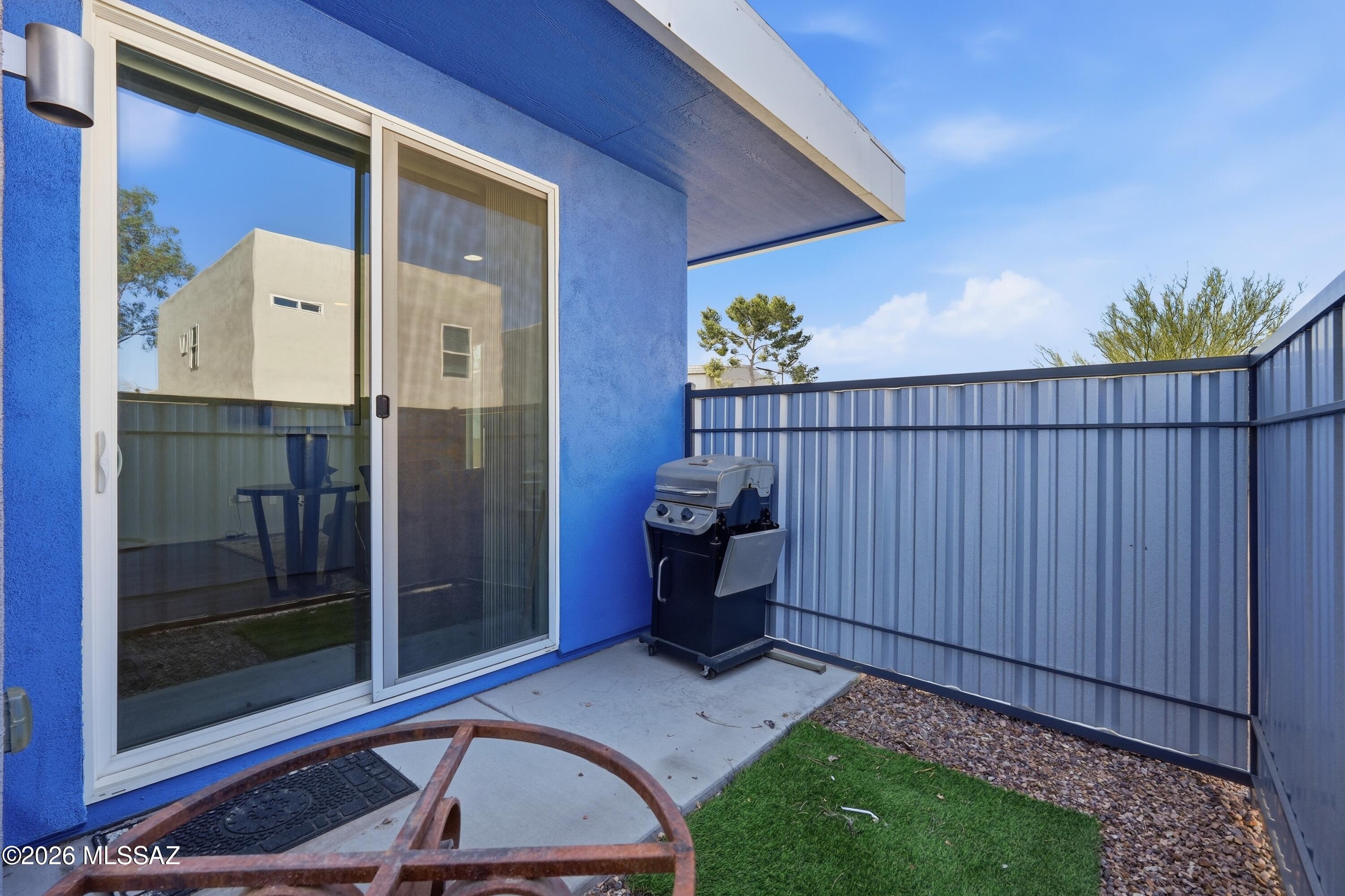 Camino Modern SQ20180120608 - Residential