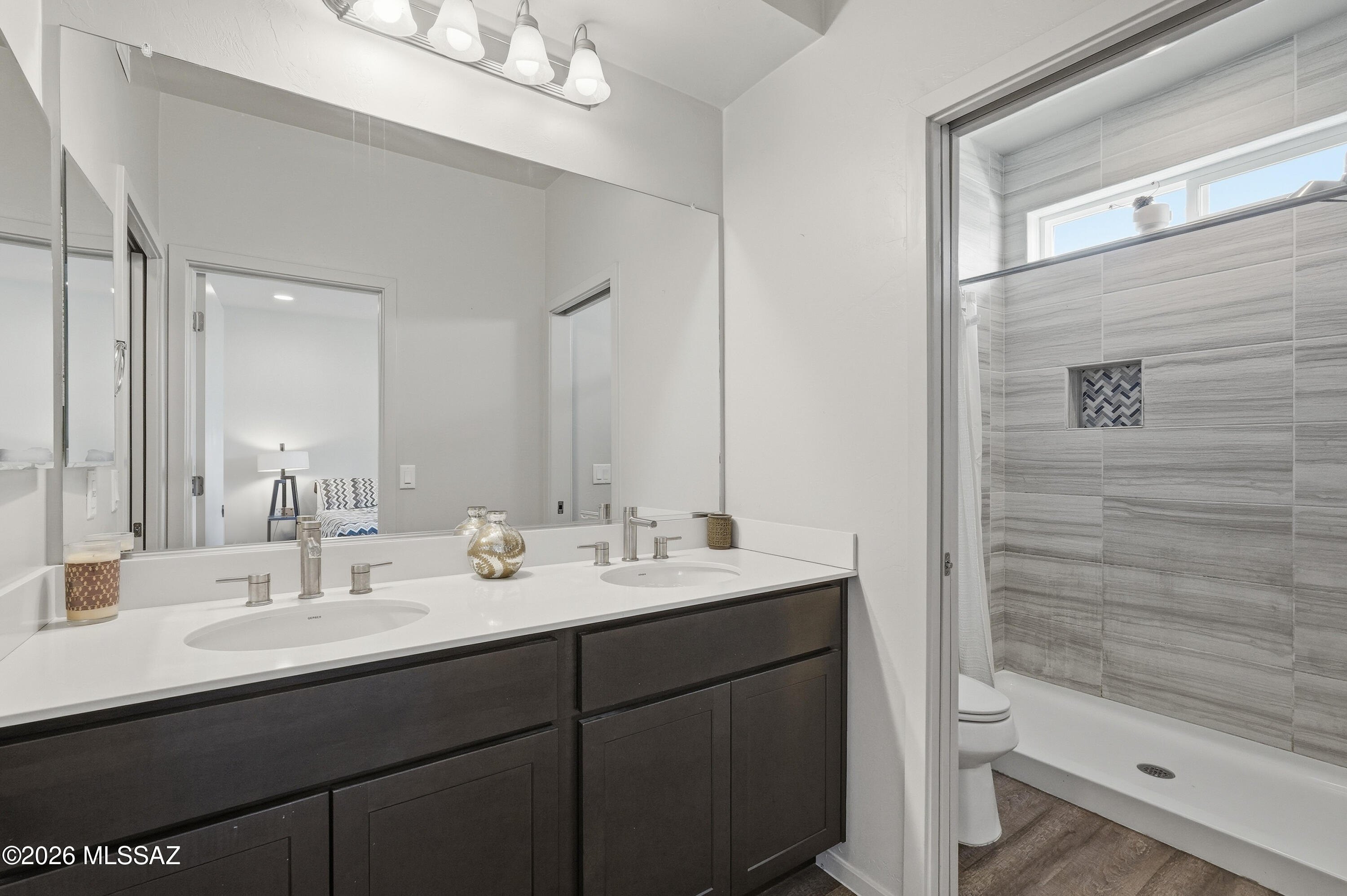 Camino Modern SQ20180120608 - Residential