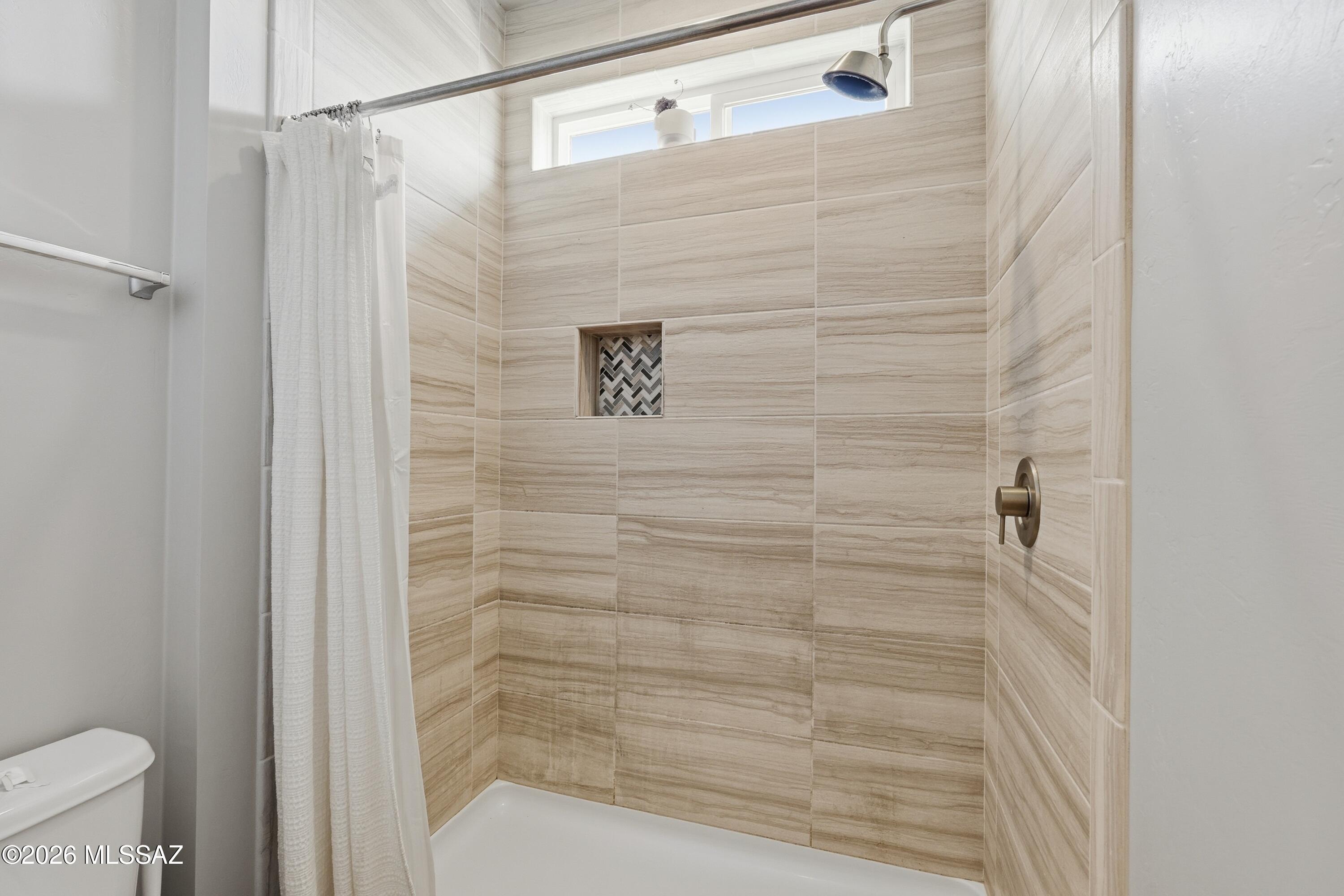 Camino Modern SQ20180120608 - Residential