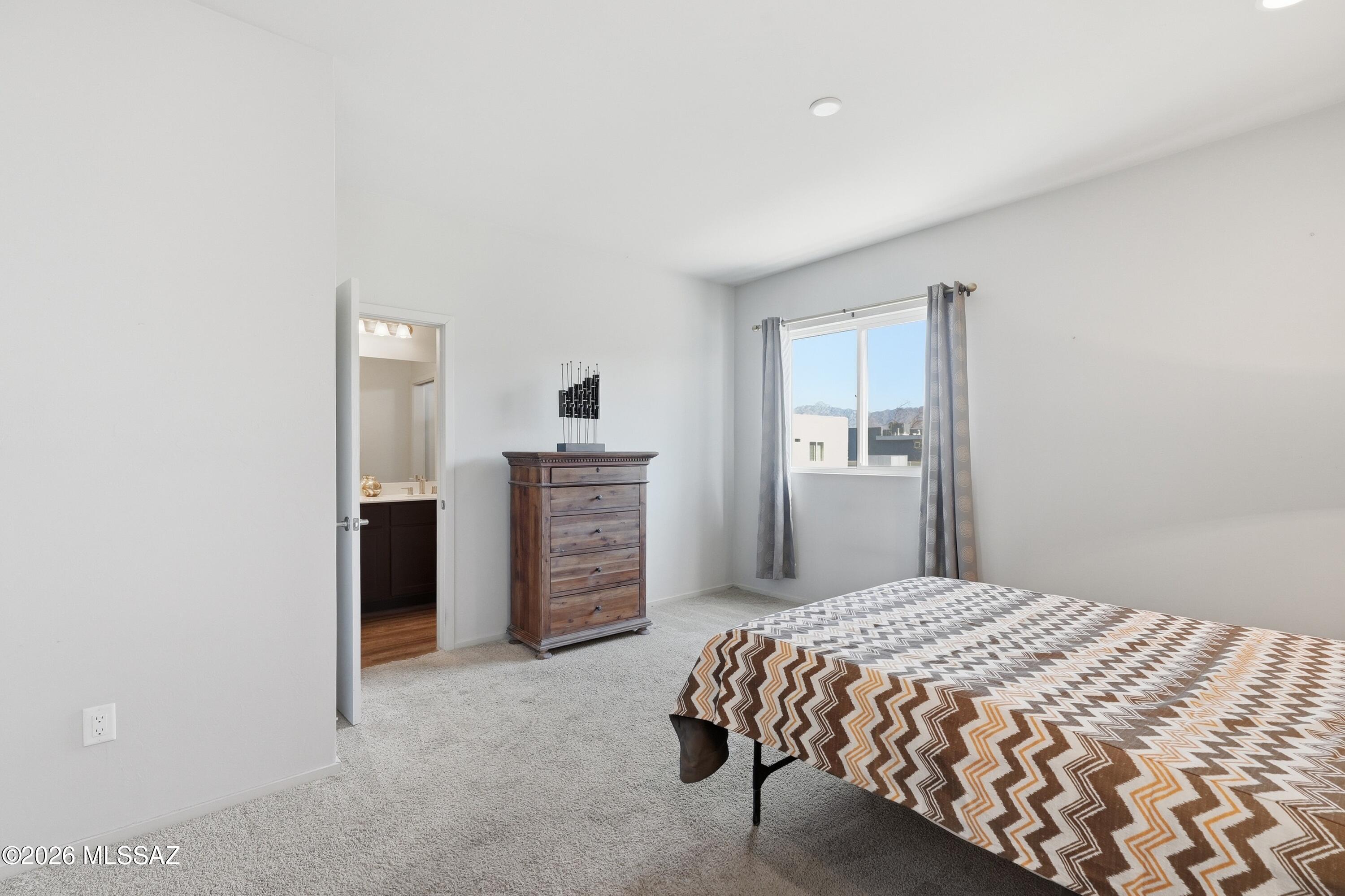 Camino Modern SQ20180120608 - Residential