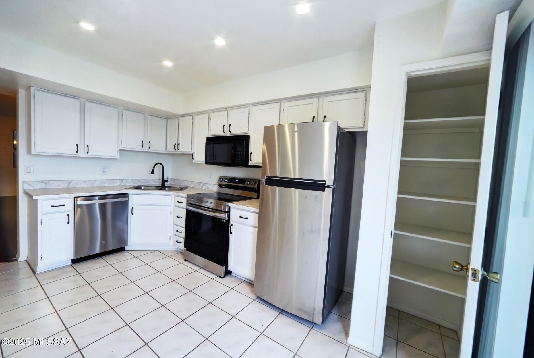 Euclid Point Condos (1-25) - Residential Lease