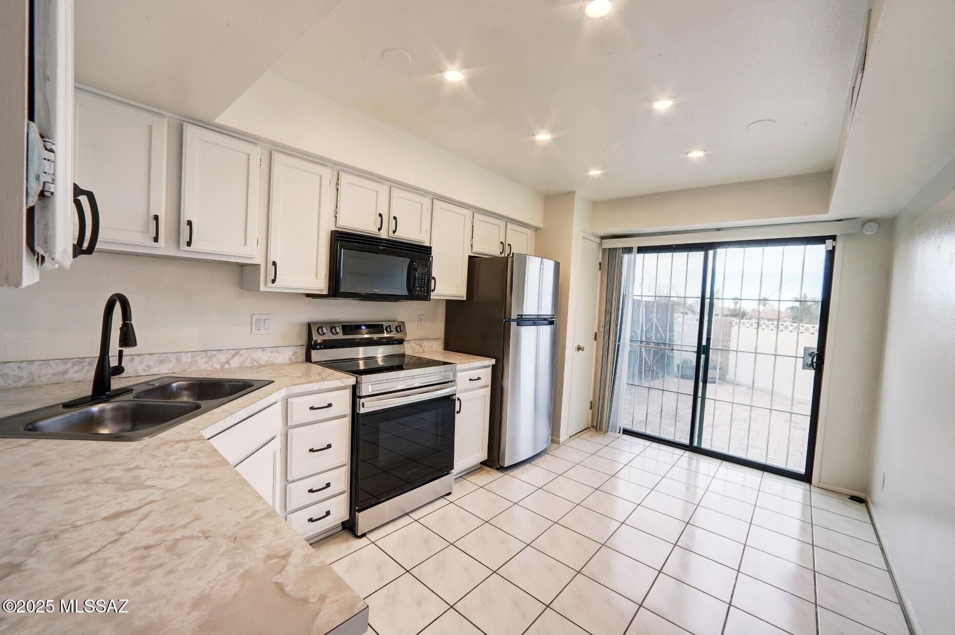 Euclid Point Condos (1-25) - Residential Lease