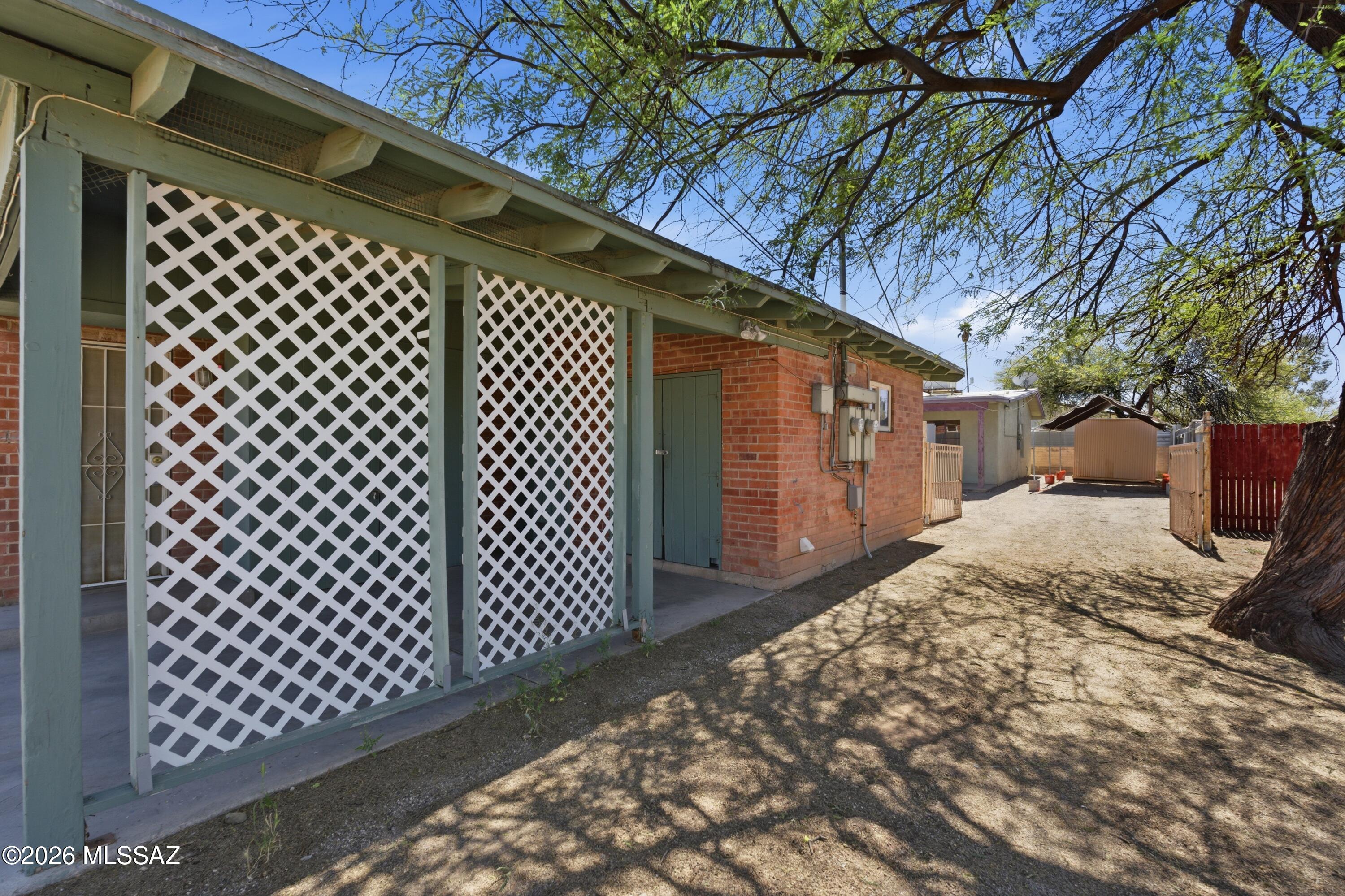 Unsubdivided - Residential Lease