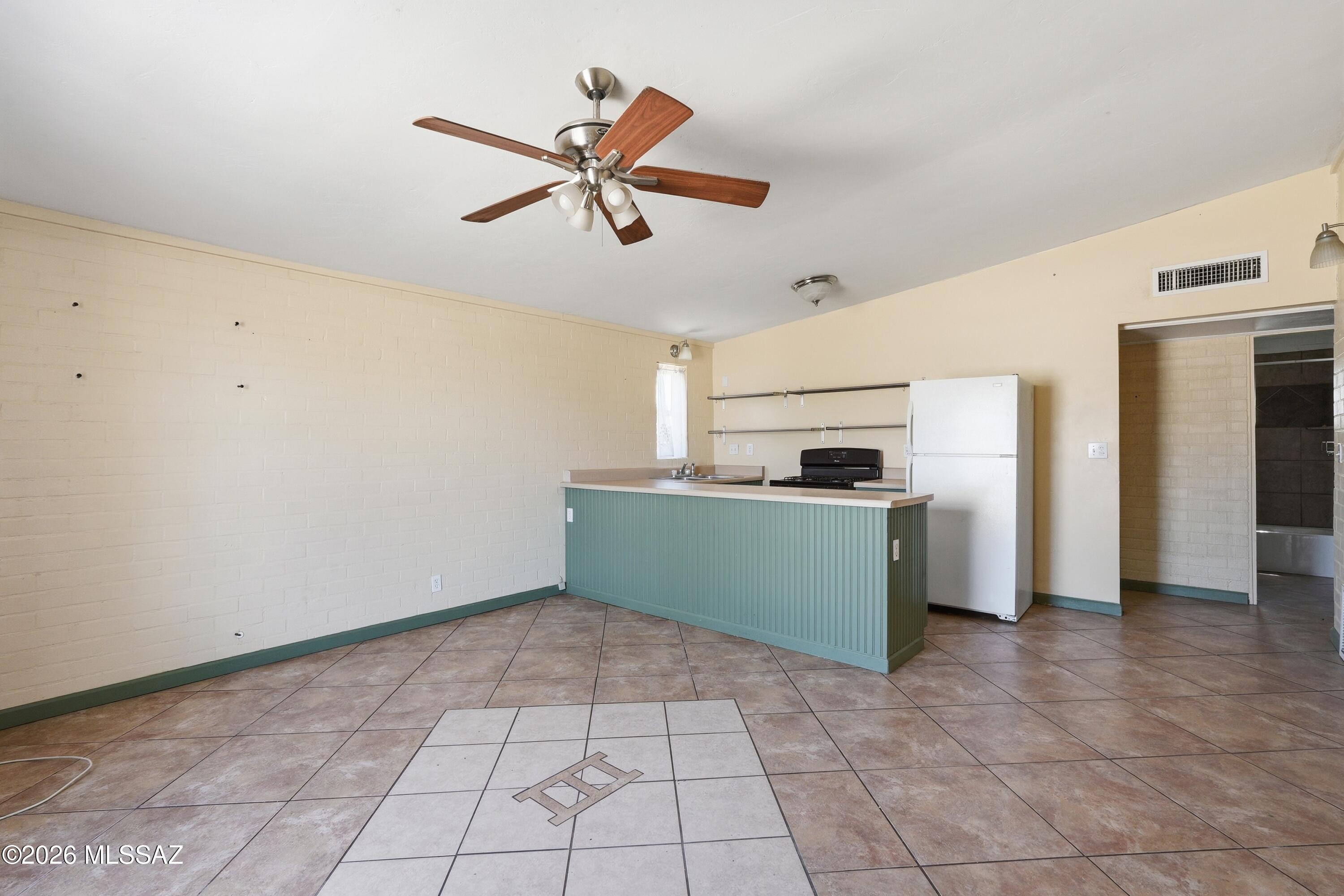 Unsubdivided - Residential Lease