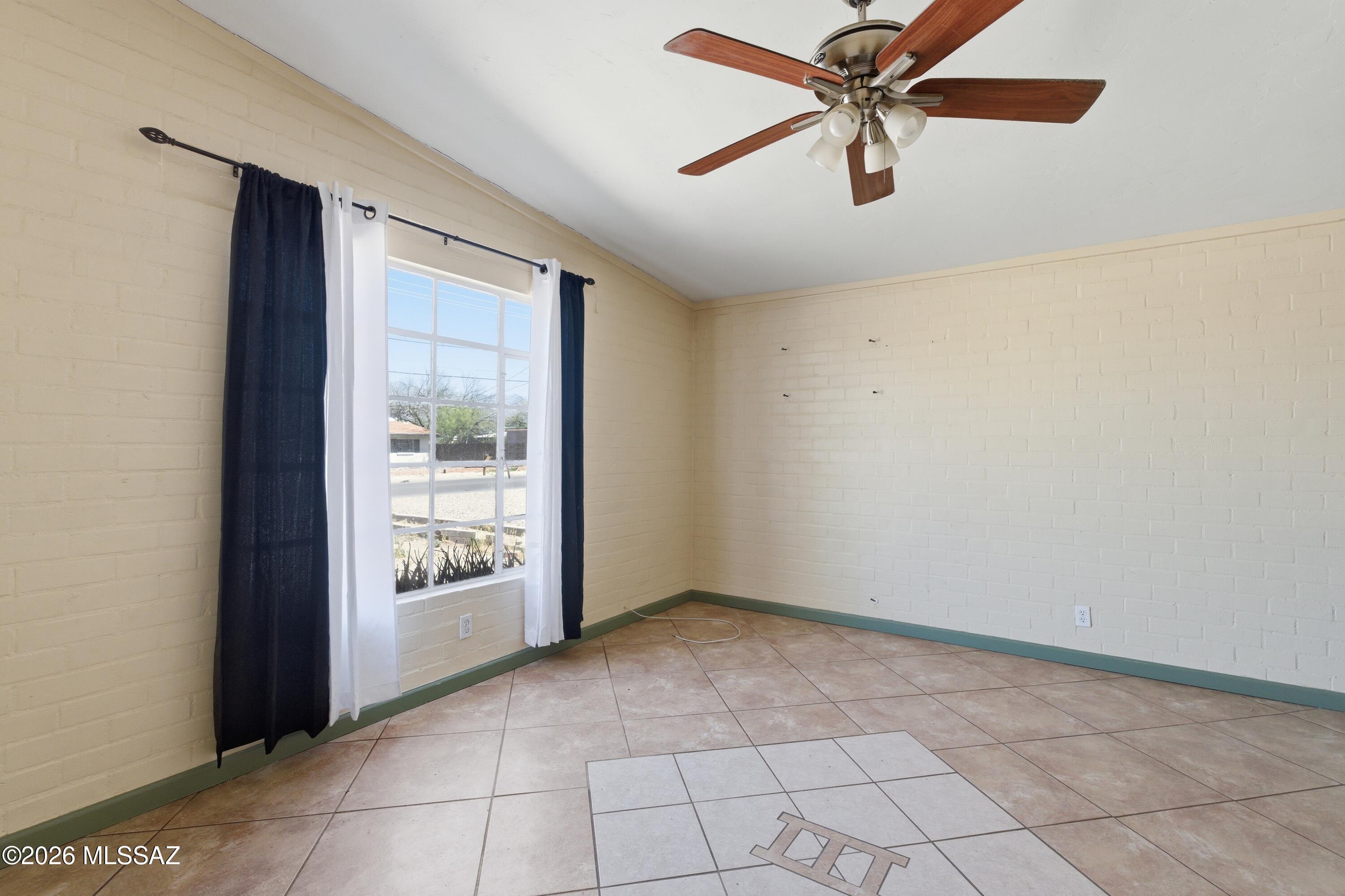 Unsubdivided - Residential Lease