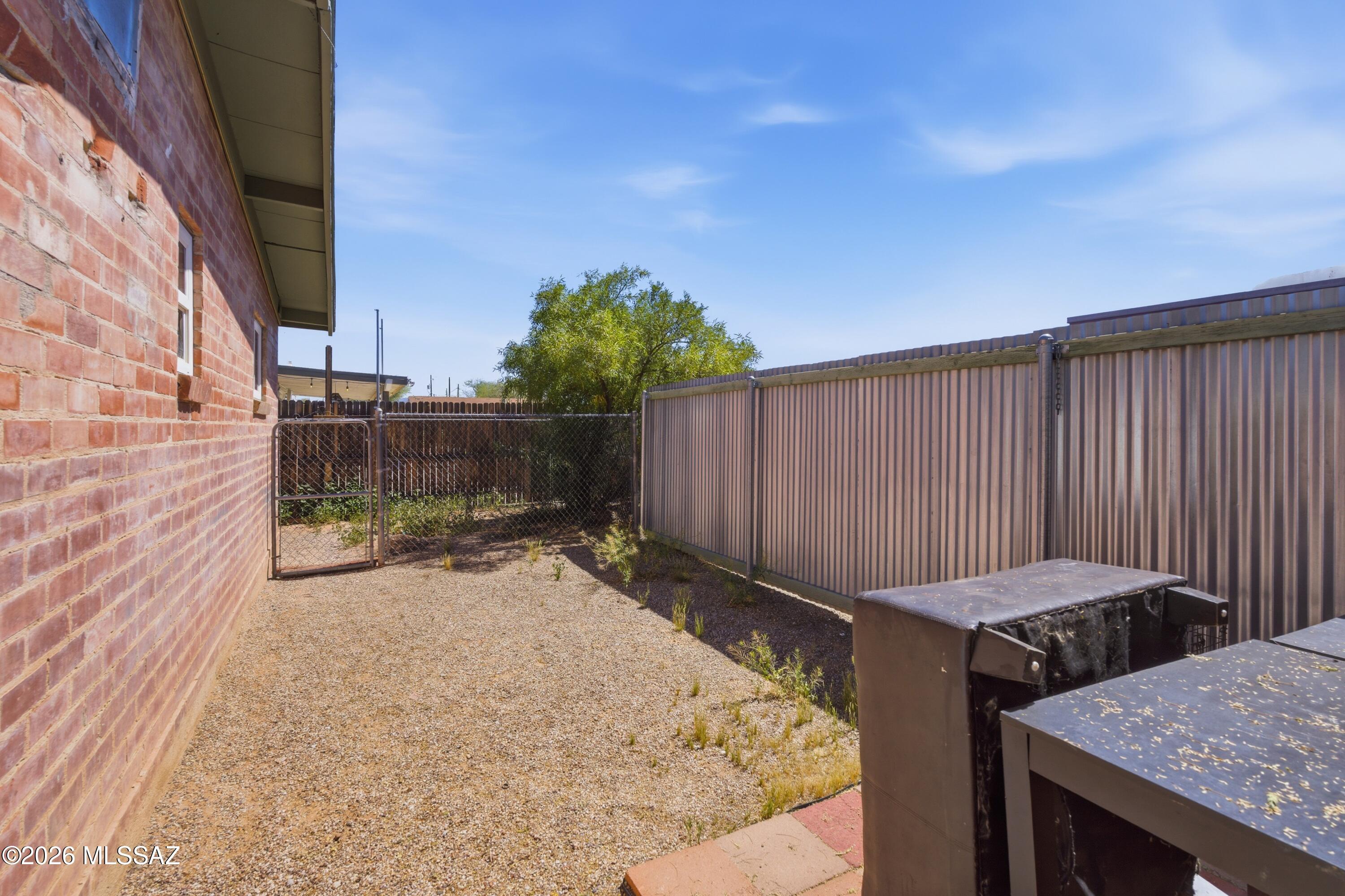 Unsubdivided - Residential Lease