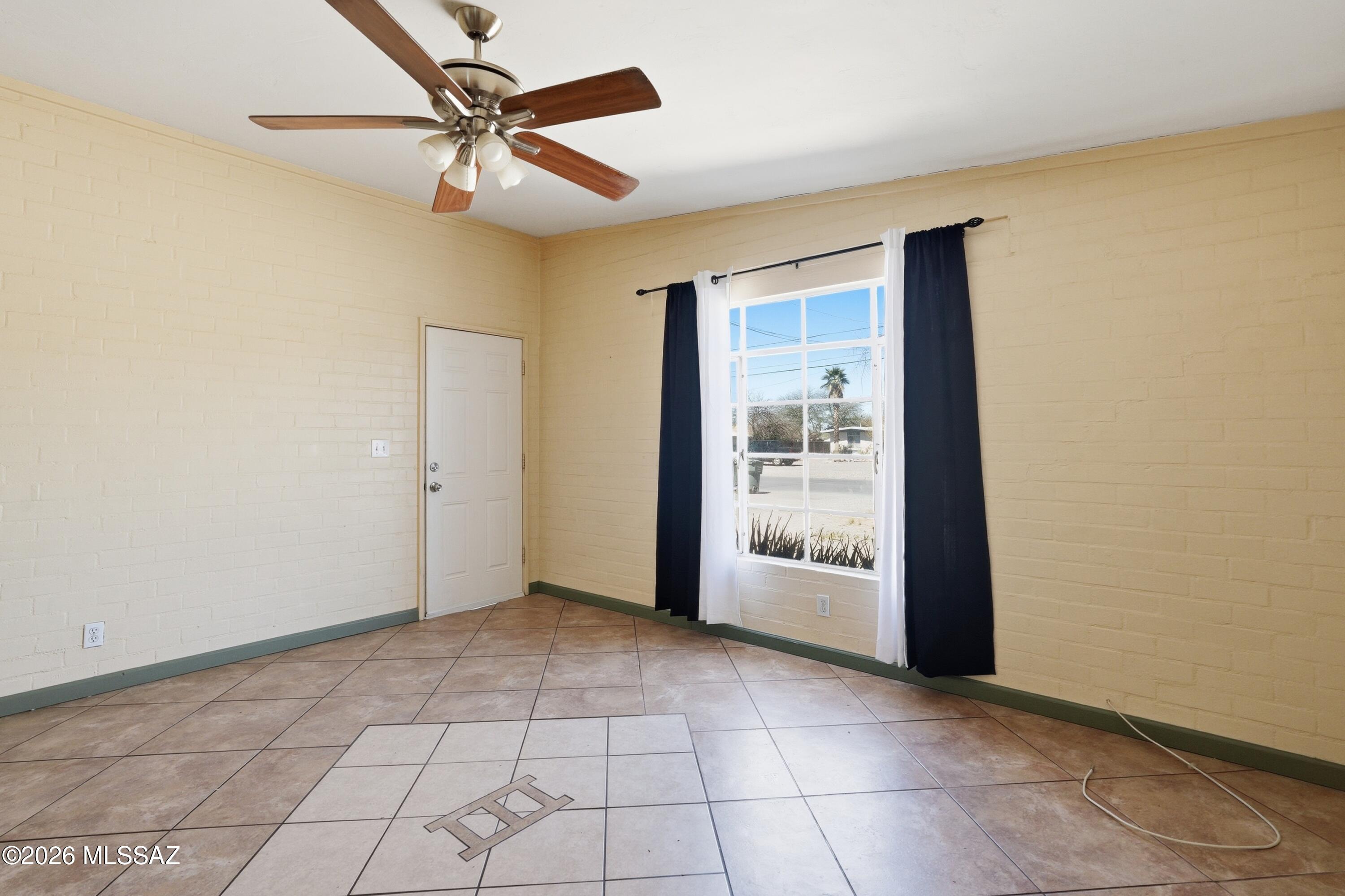 Unsubdivided - Residential Lease