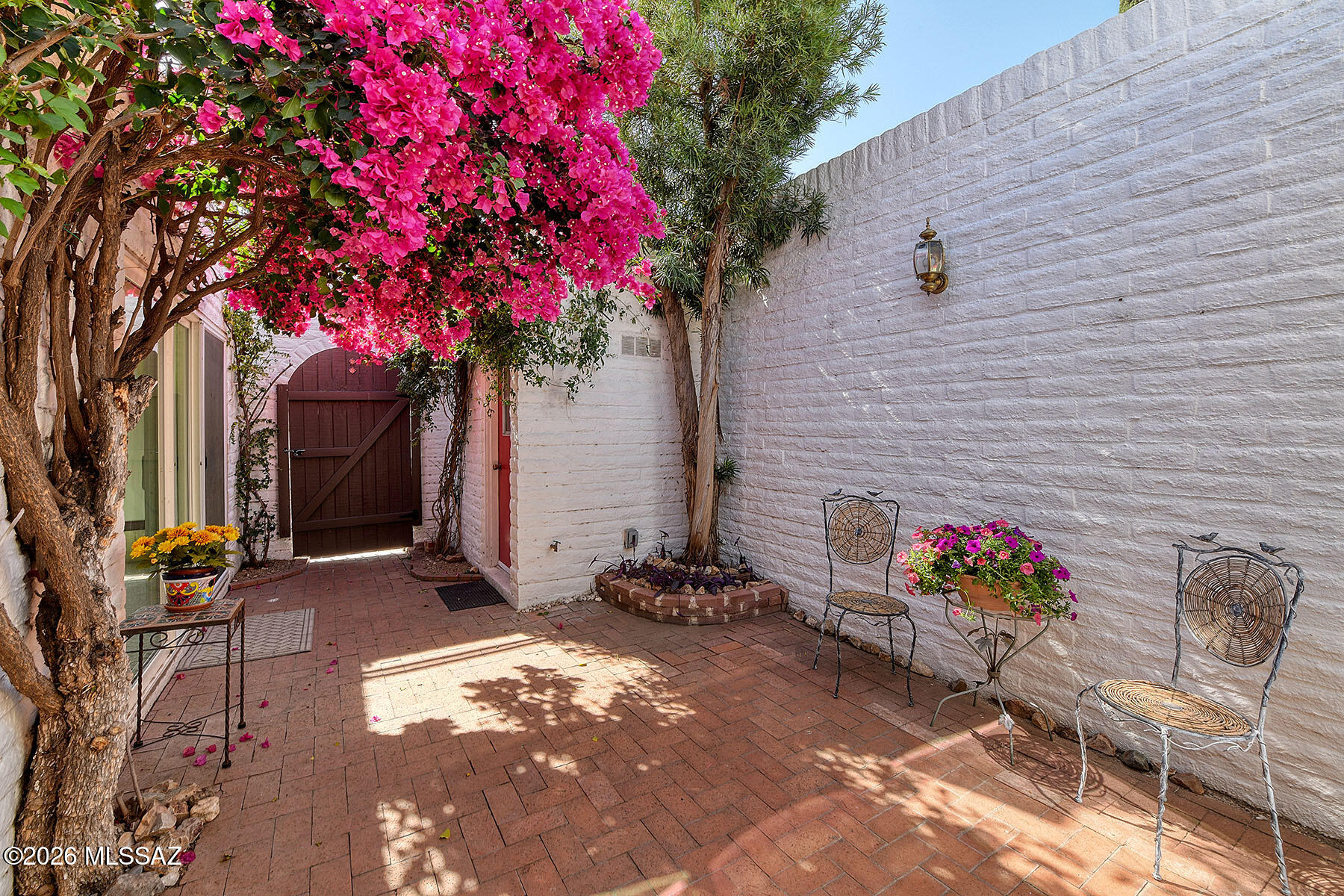 Las Lomitas (1) - Residential