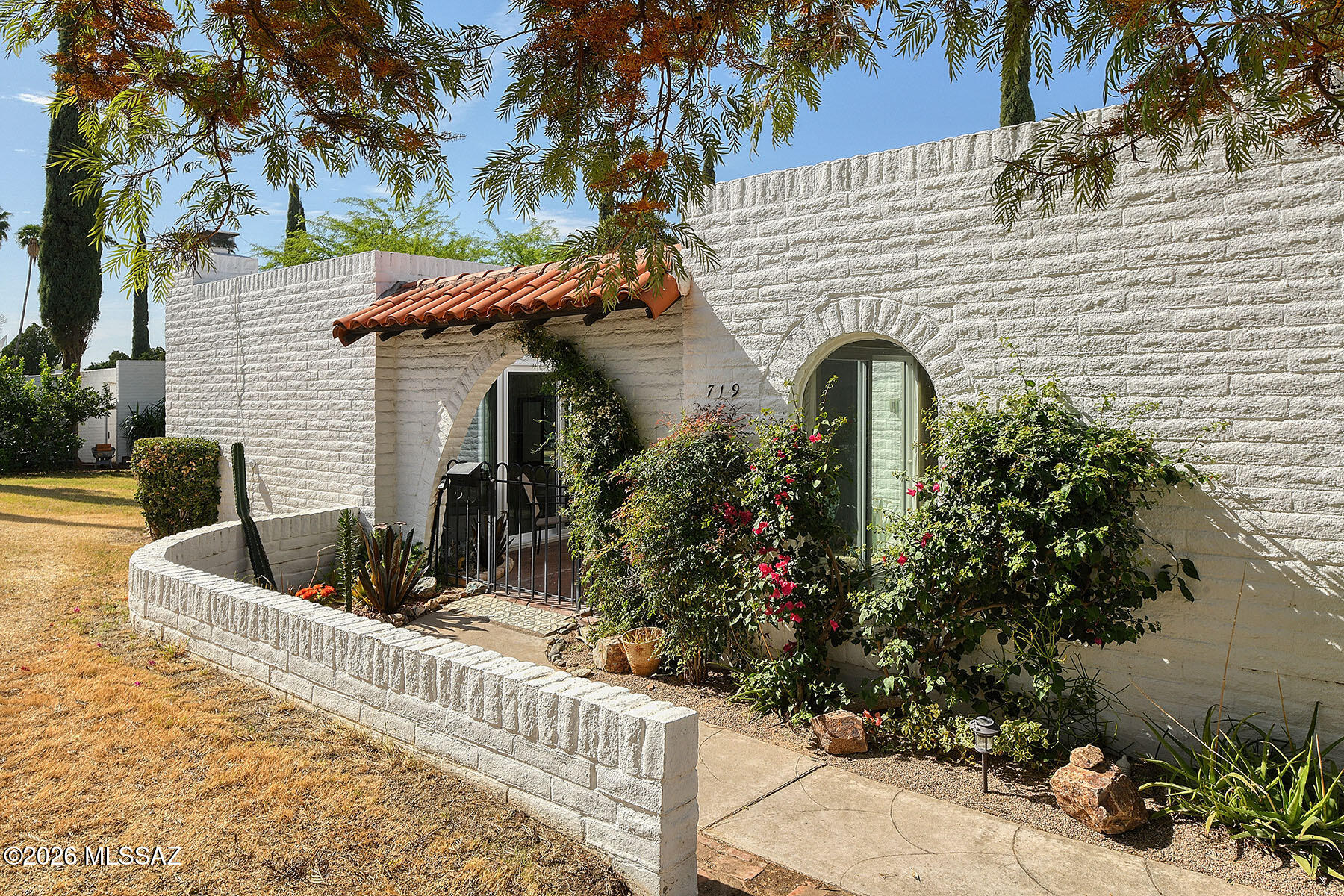 Las Lomitas (1) - Residential
