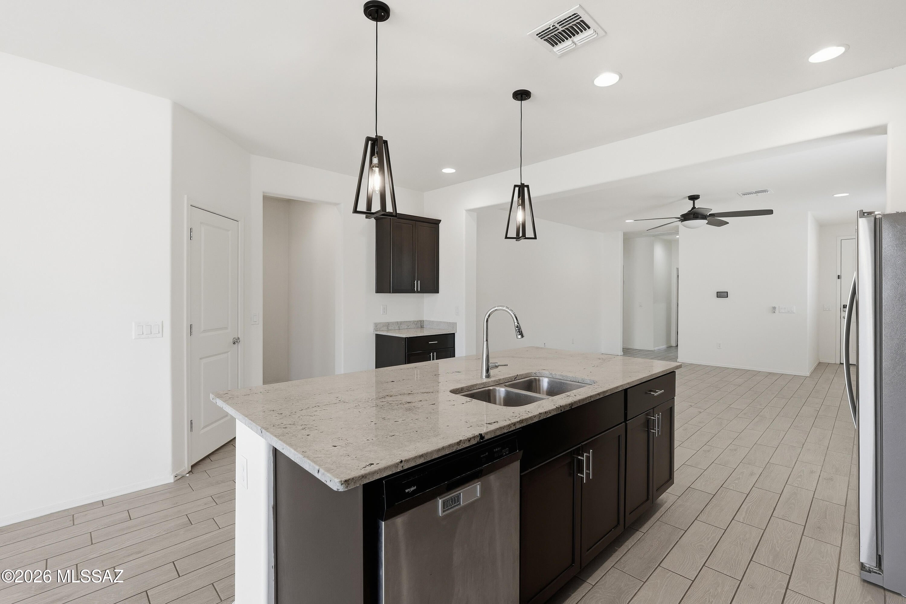 Entrada Del Rio - Residential Lease